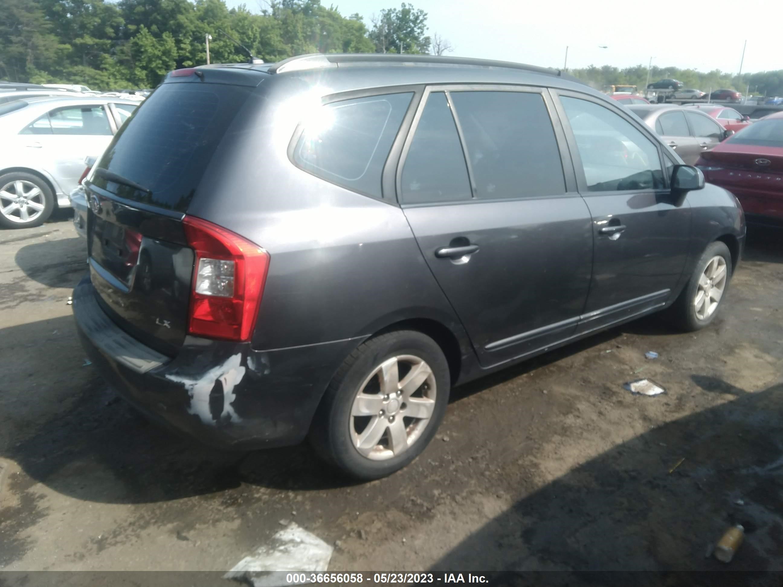 Photo 3 VIN: KNAFG525587173119 - KIA RONDO 