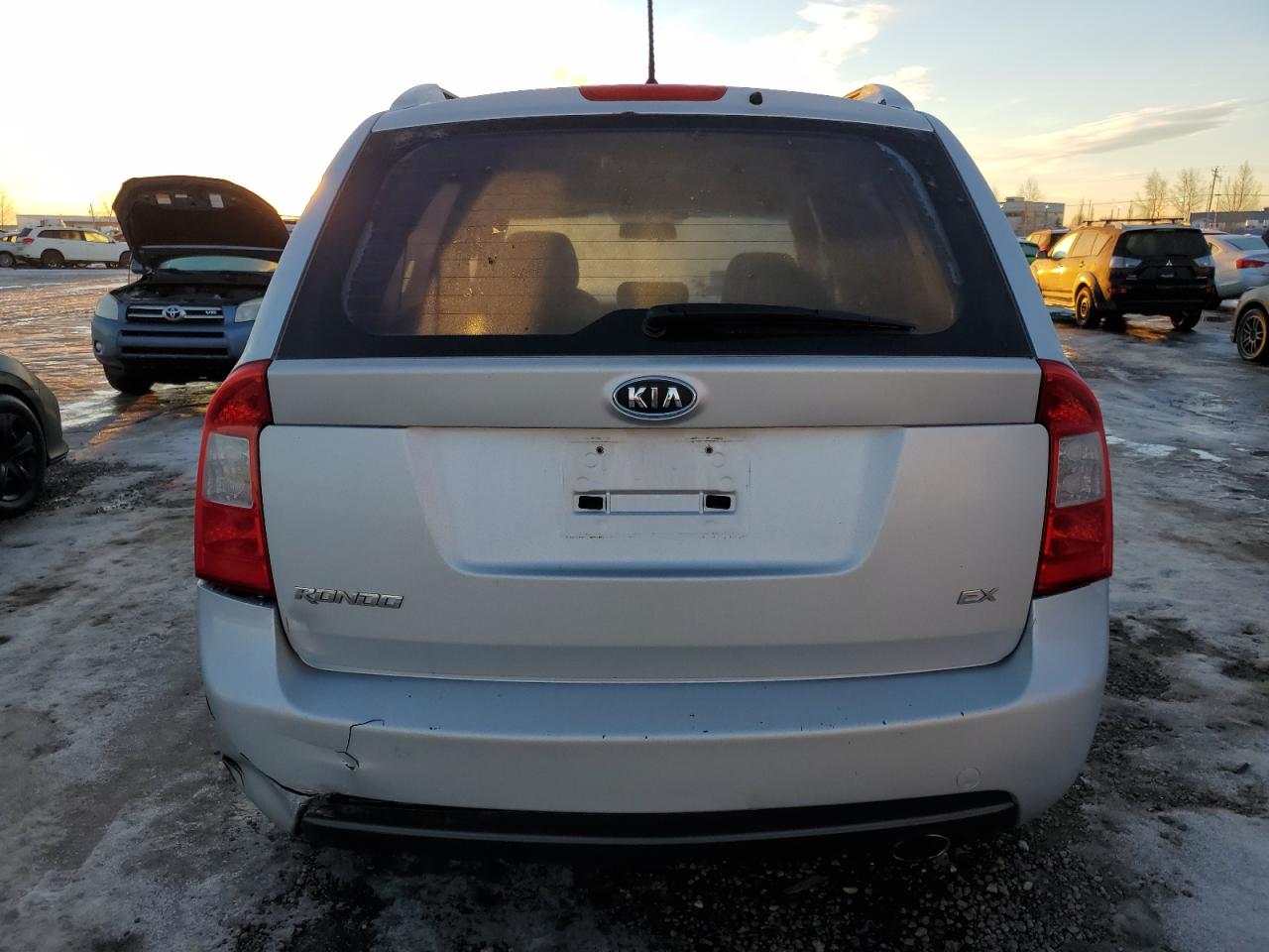 Photo 5 VIN: KNAFG525677120900 - KIA RONDO 