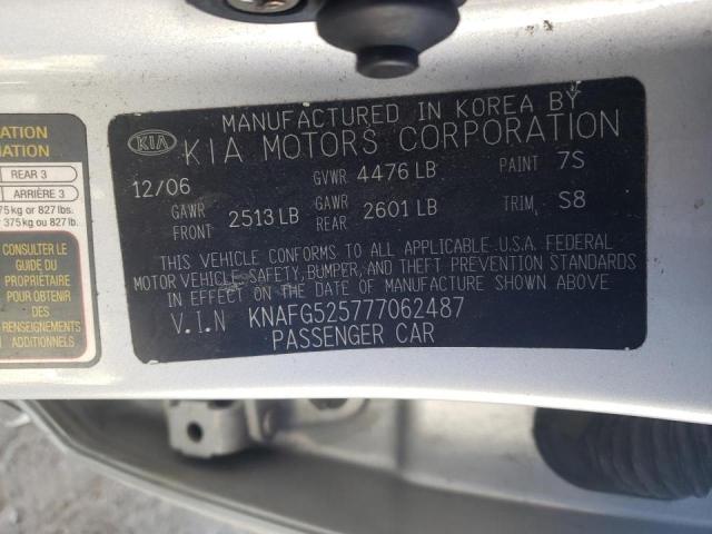 Photo 9 VIN: KNAFG525777062487 - KIA RONDO BASE 