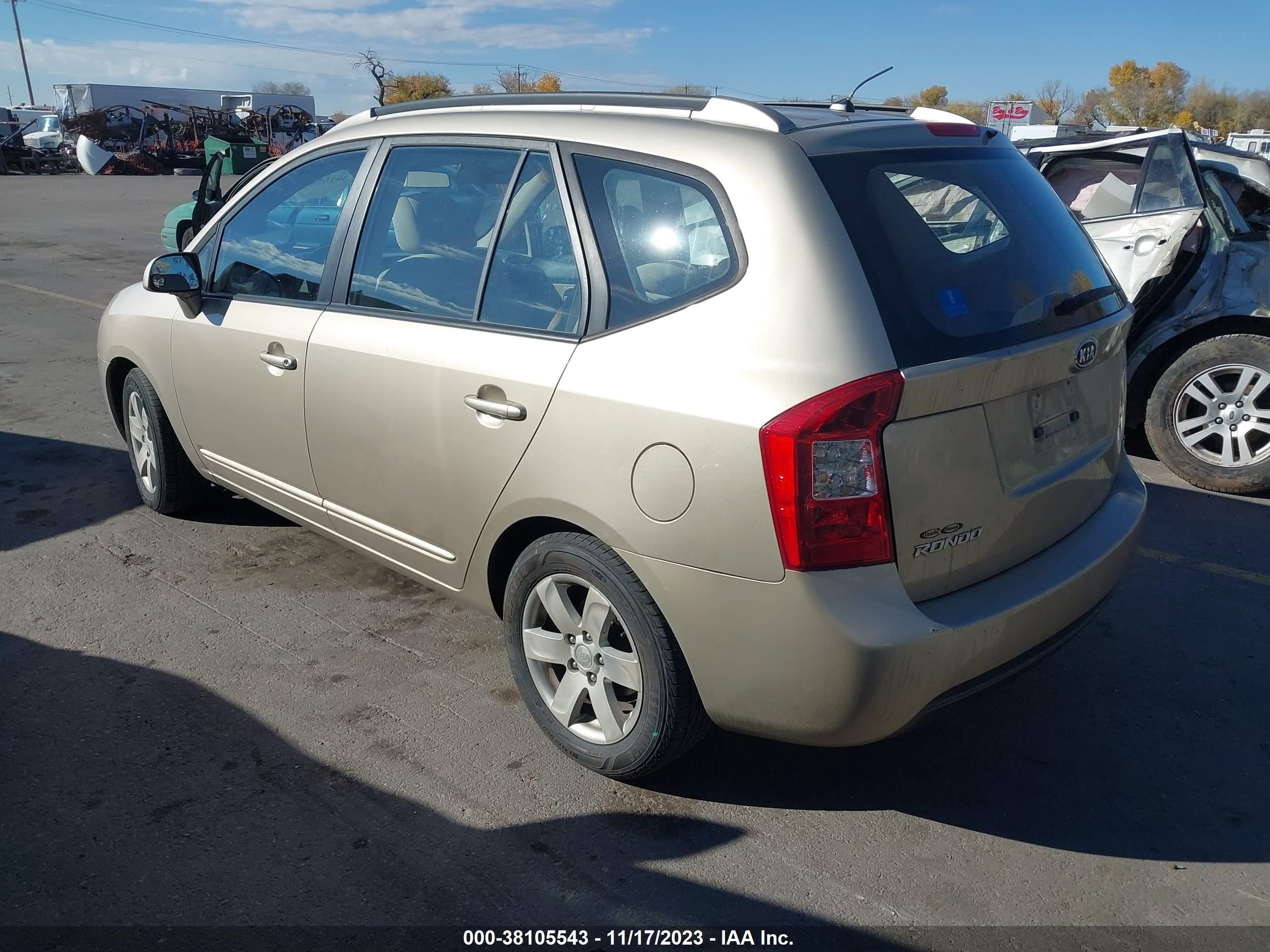 Photo 2 VIN: KNAFG525777073795 - KIA RONDO 