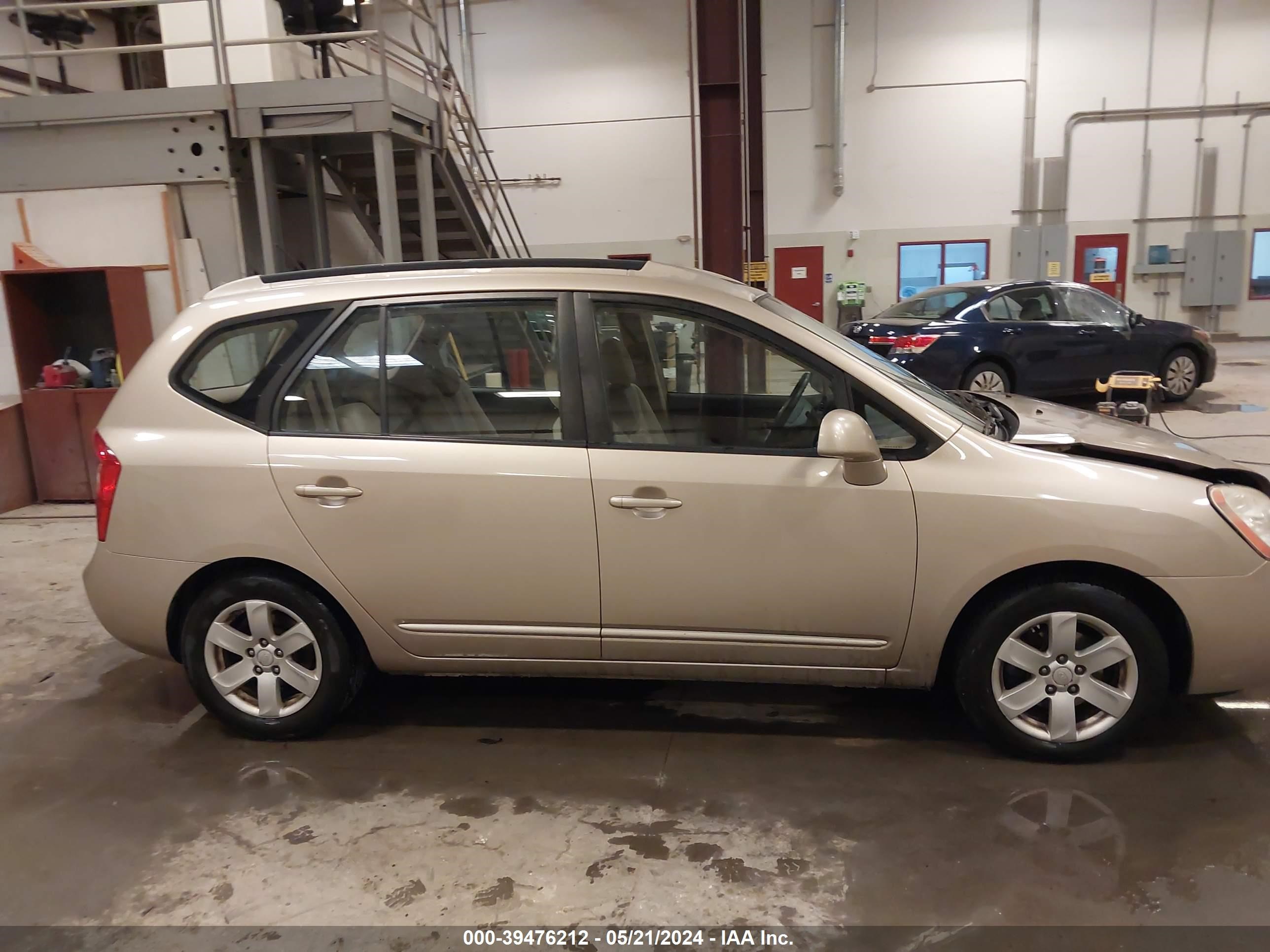 Photo 12 VIN: KNAFG525X77088114 - KIA RONDO 