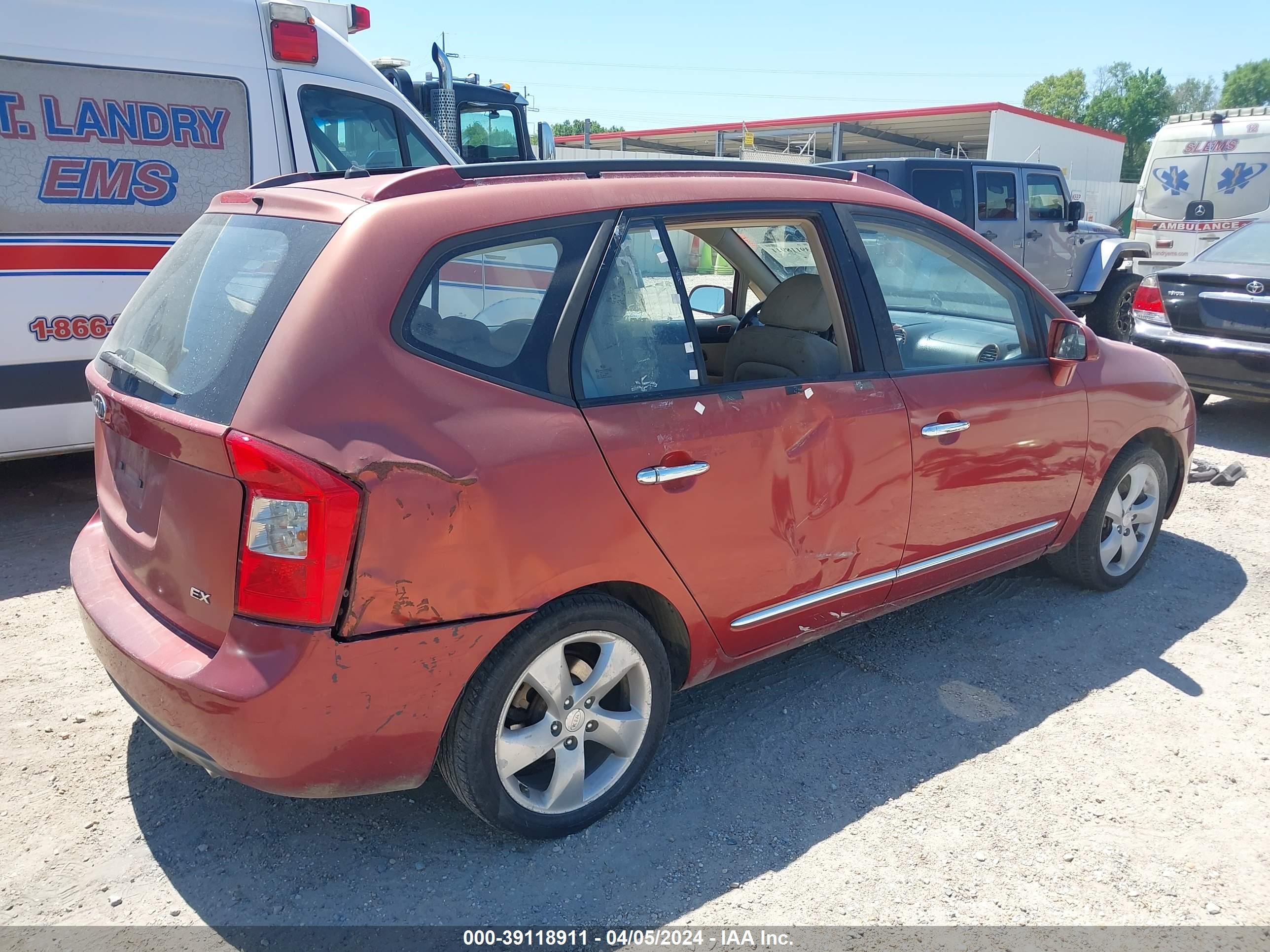 Photo 3 VIN: KNAFG526077058743 - KIA RONDO 