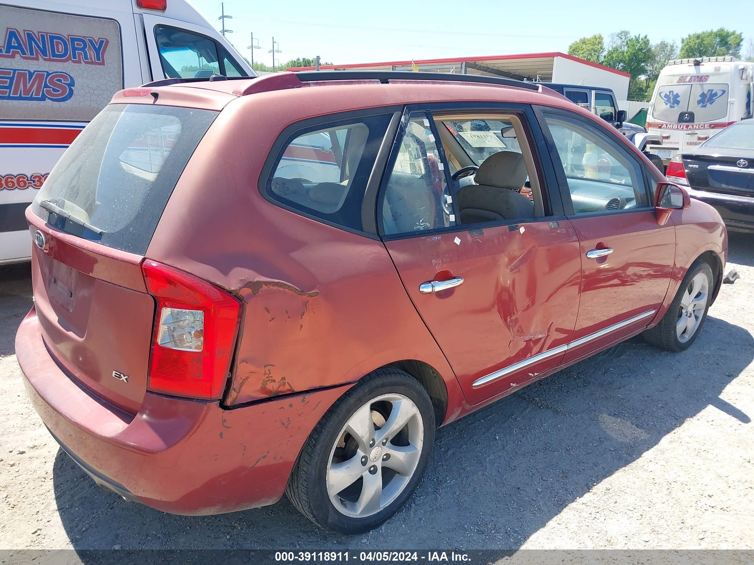 Photo 5 VIN: KNAFG526077058743 - KIA RONDO 