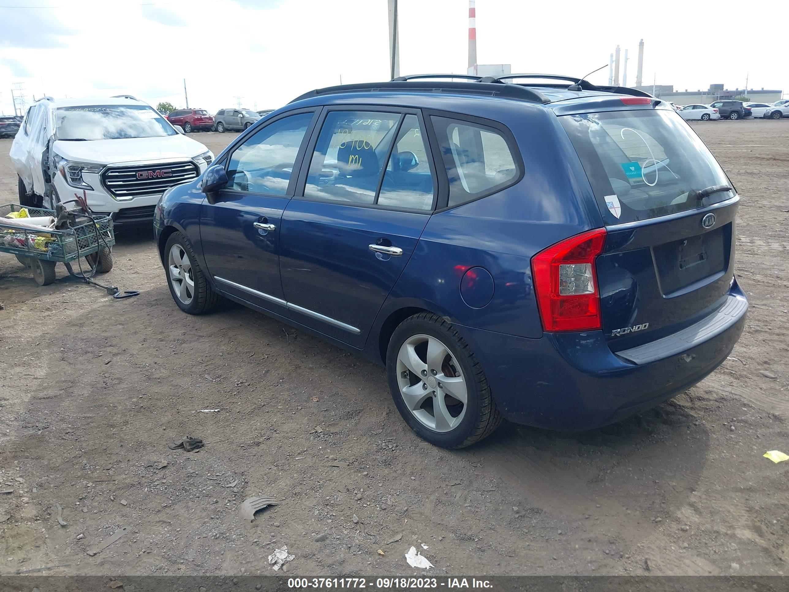 Photo 2 VIN: KNAFG526087164319 - KIA RONDO 