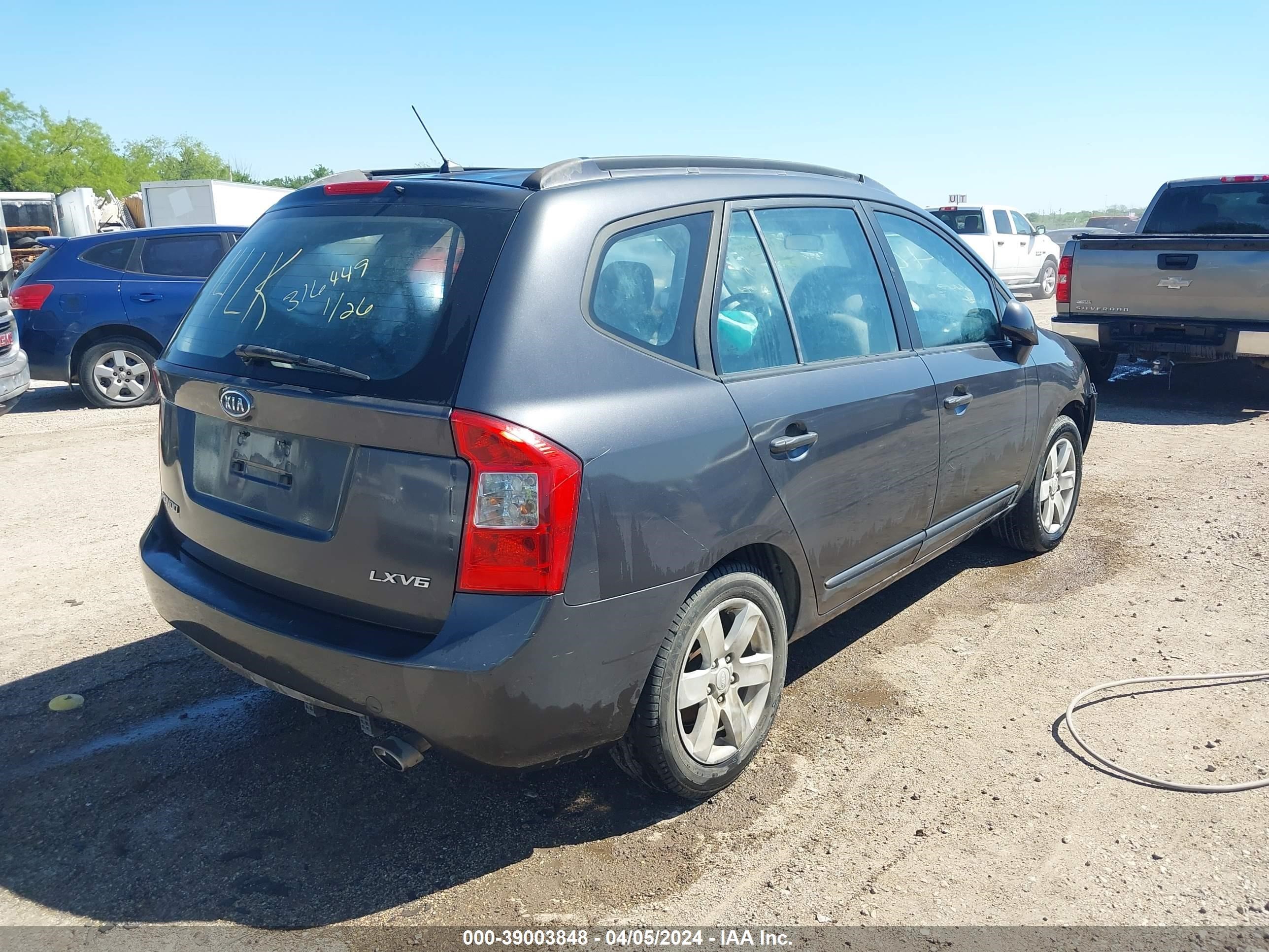 Photo 3 VIN: KNAFG526177104578 - KIA RONDO 