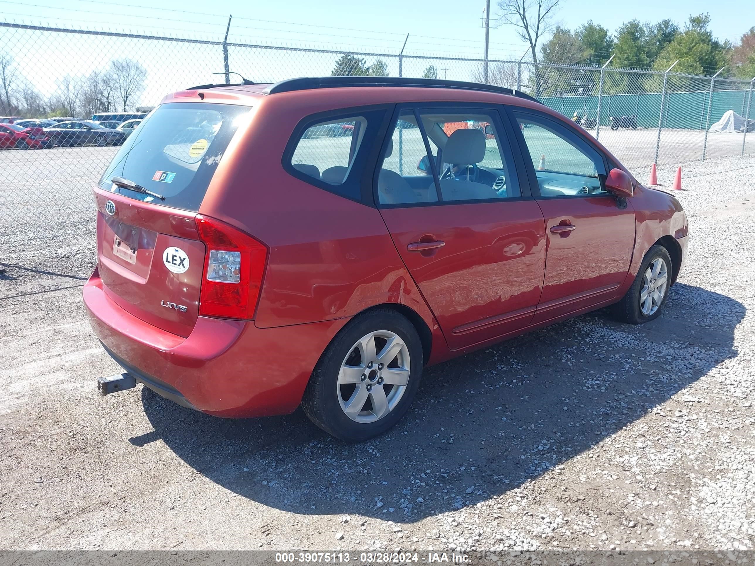 Photo 3 VIN: KNAFG526187153877 - KIA RONDO 