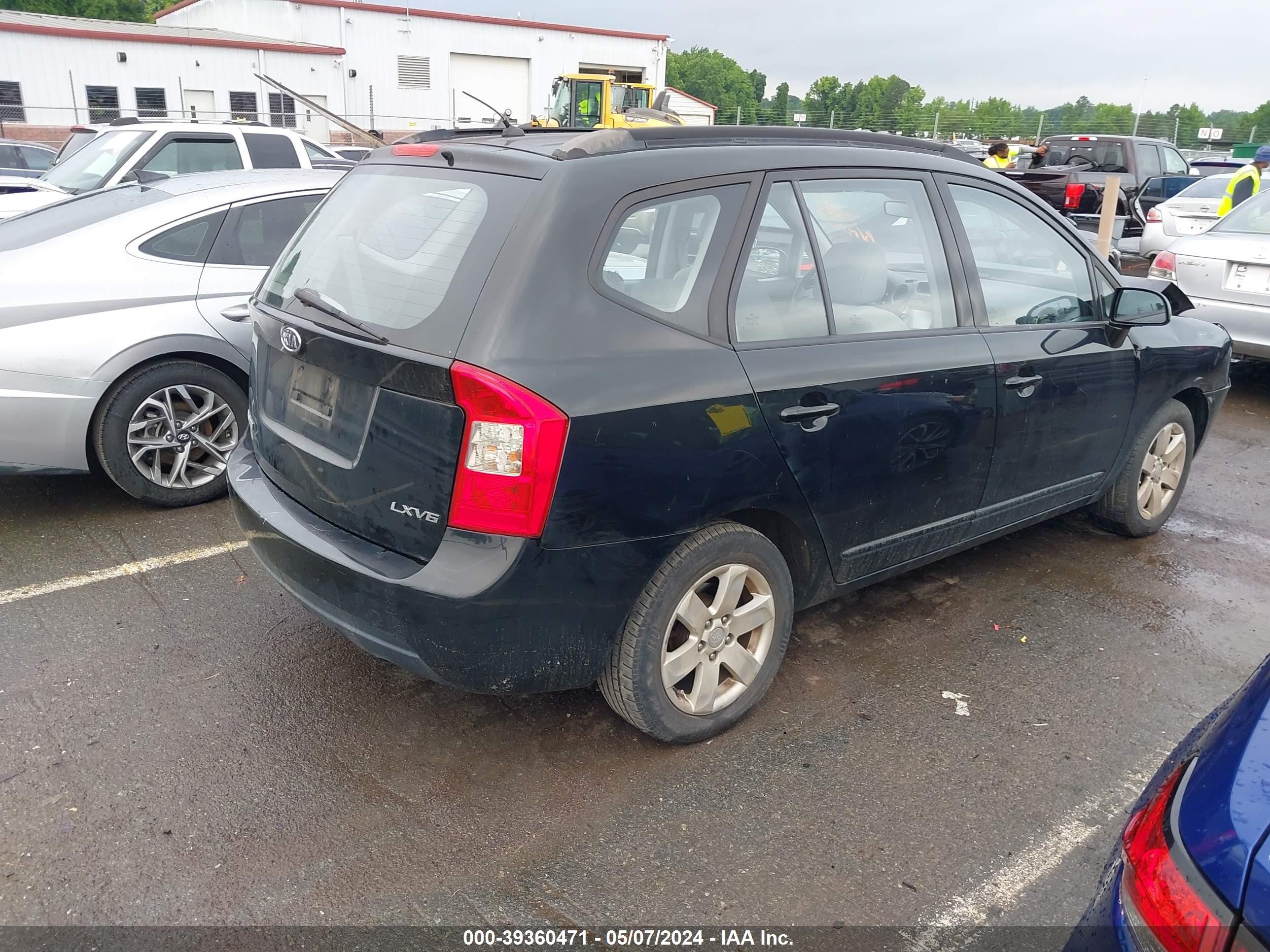 Photo 3 VIN: KNAFG526187185289 - KIA RONDO 