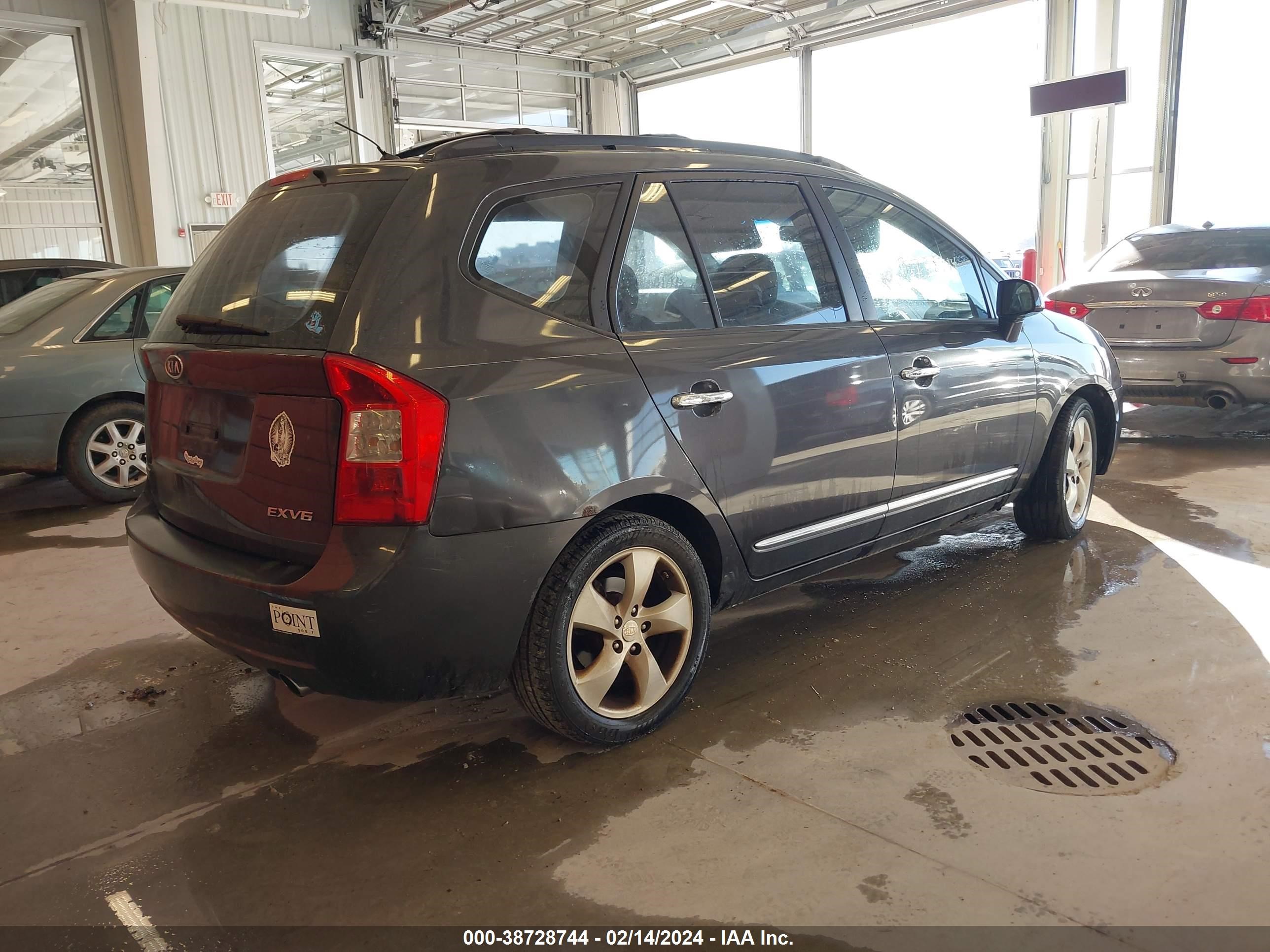 Photo 3 VIN: KNAFG526277068884 - KIA RONDO 