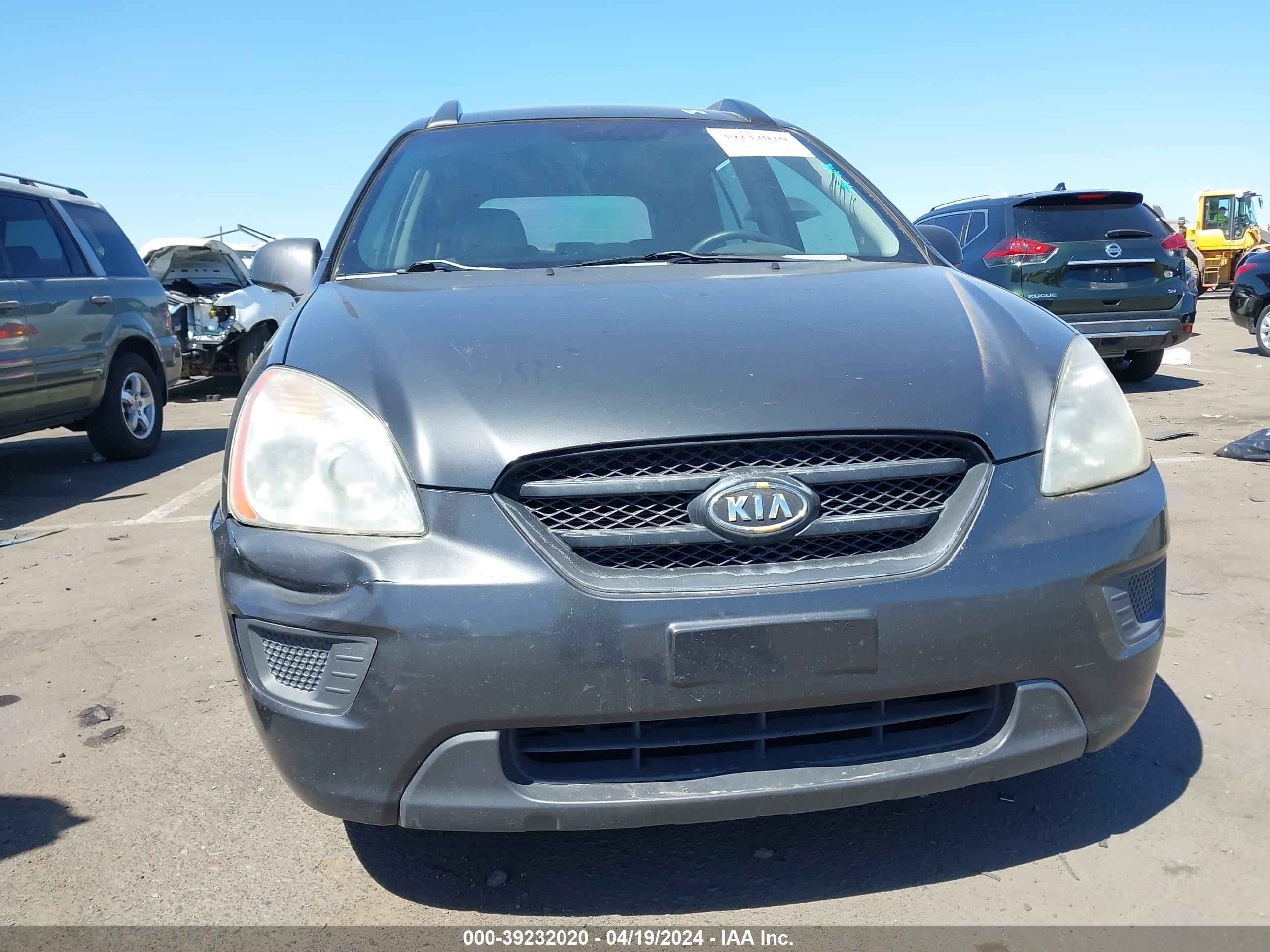 Photo 11 VIN: KNAFG526277086642 - KIA RONDO 