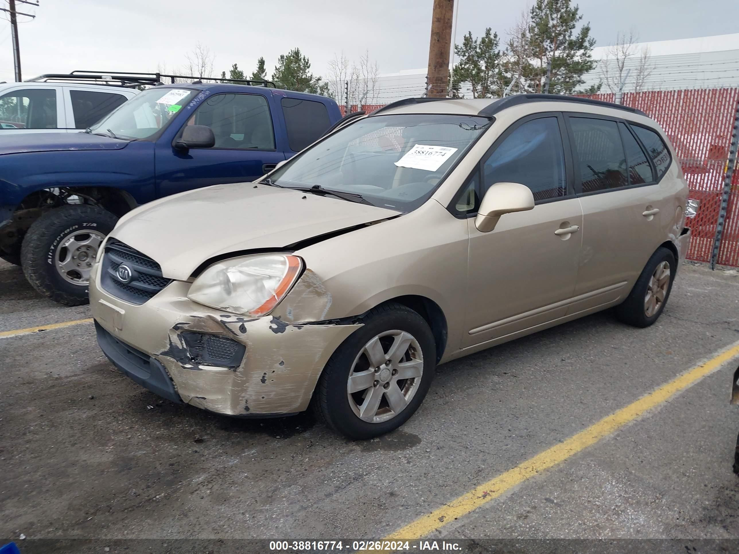 Photo 1 VIN: KNAFG526287125781 - KIA RONDO 