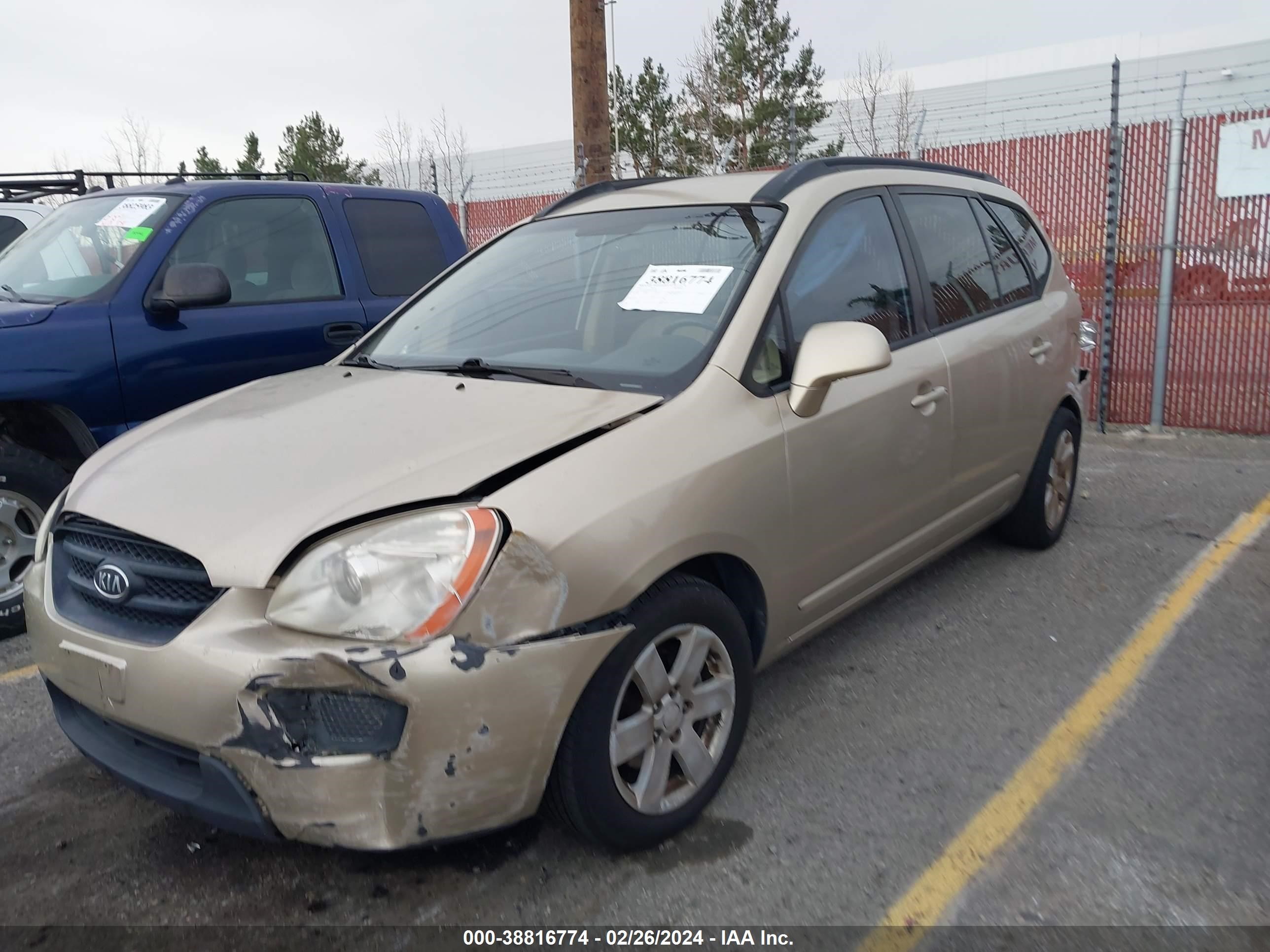 Photo 5 VIN: KNAFG526287125781 - KIA RONDO 