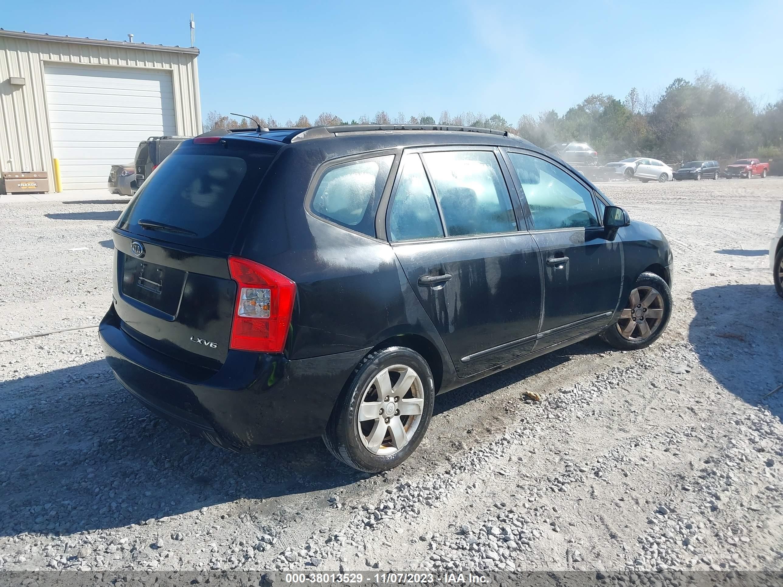 Photo 3 VIN: KNAFG526287131290 - KIA RONDO 