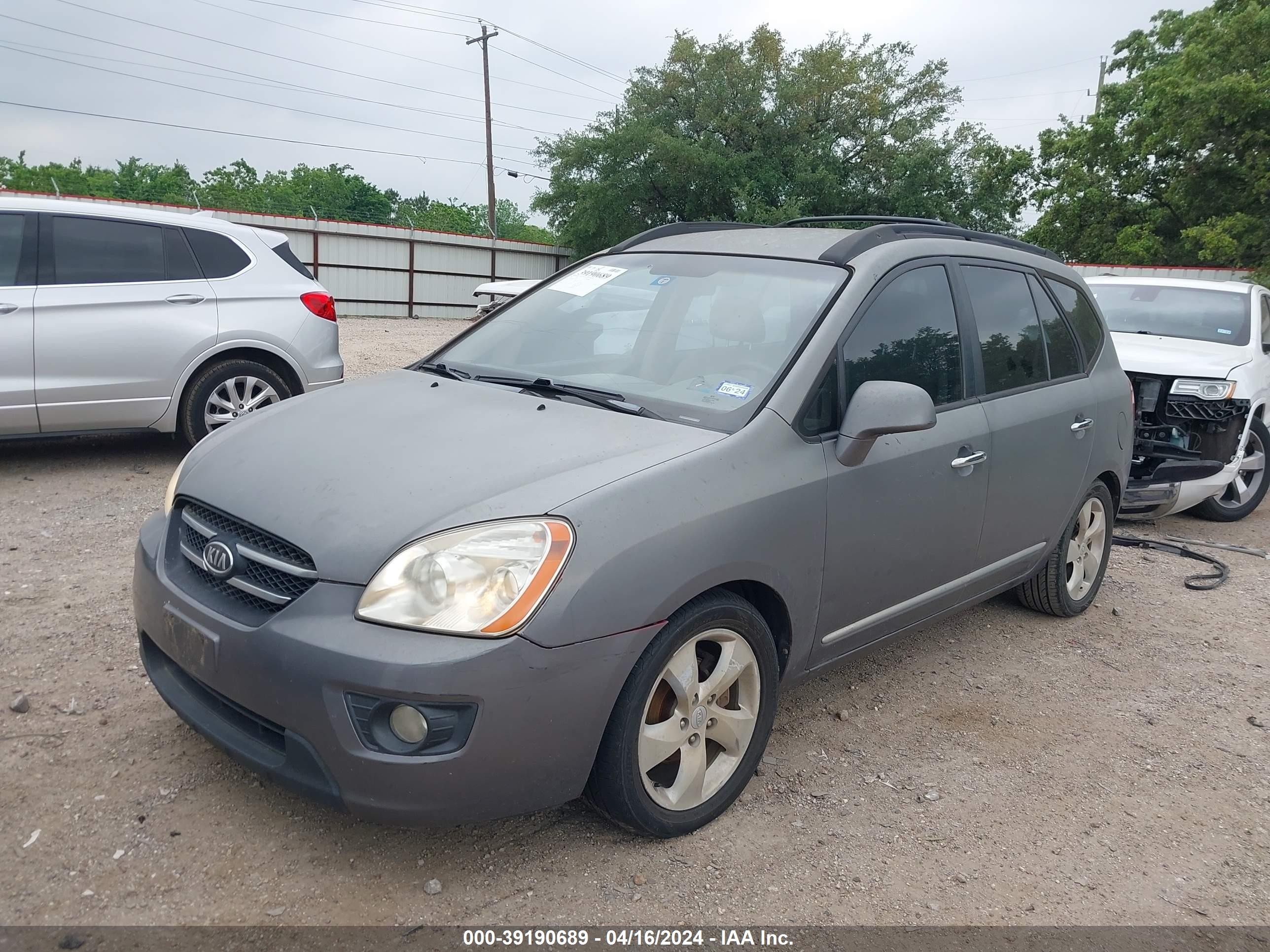 Photo 1 VIN: KNAFG526287205551 - KIA RONDO 