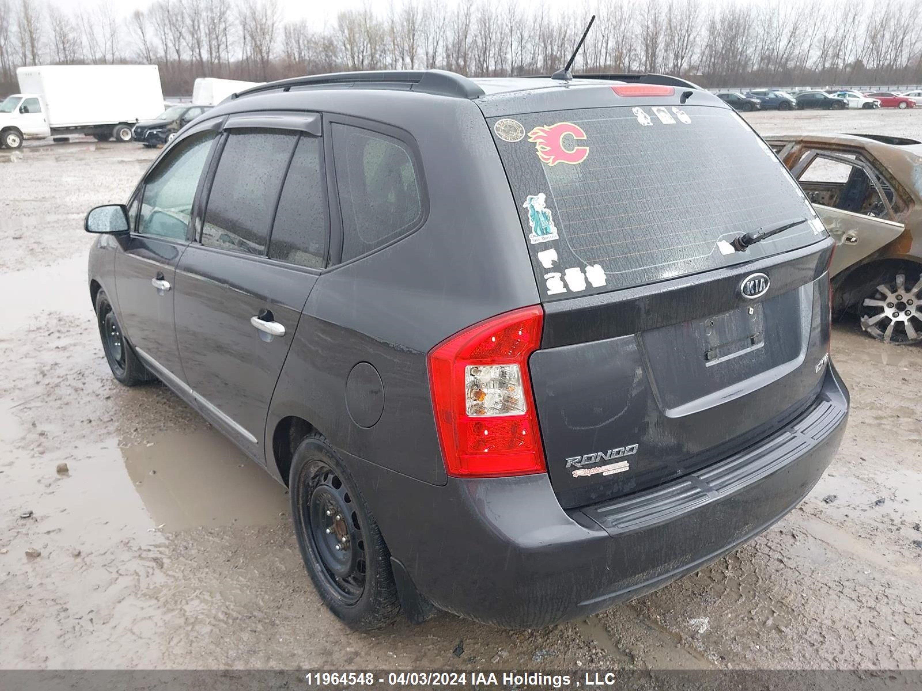 Photo 2 VIN: KNAFG526387196701 - KIA RONDO 