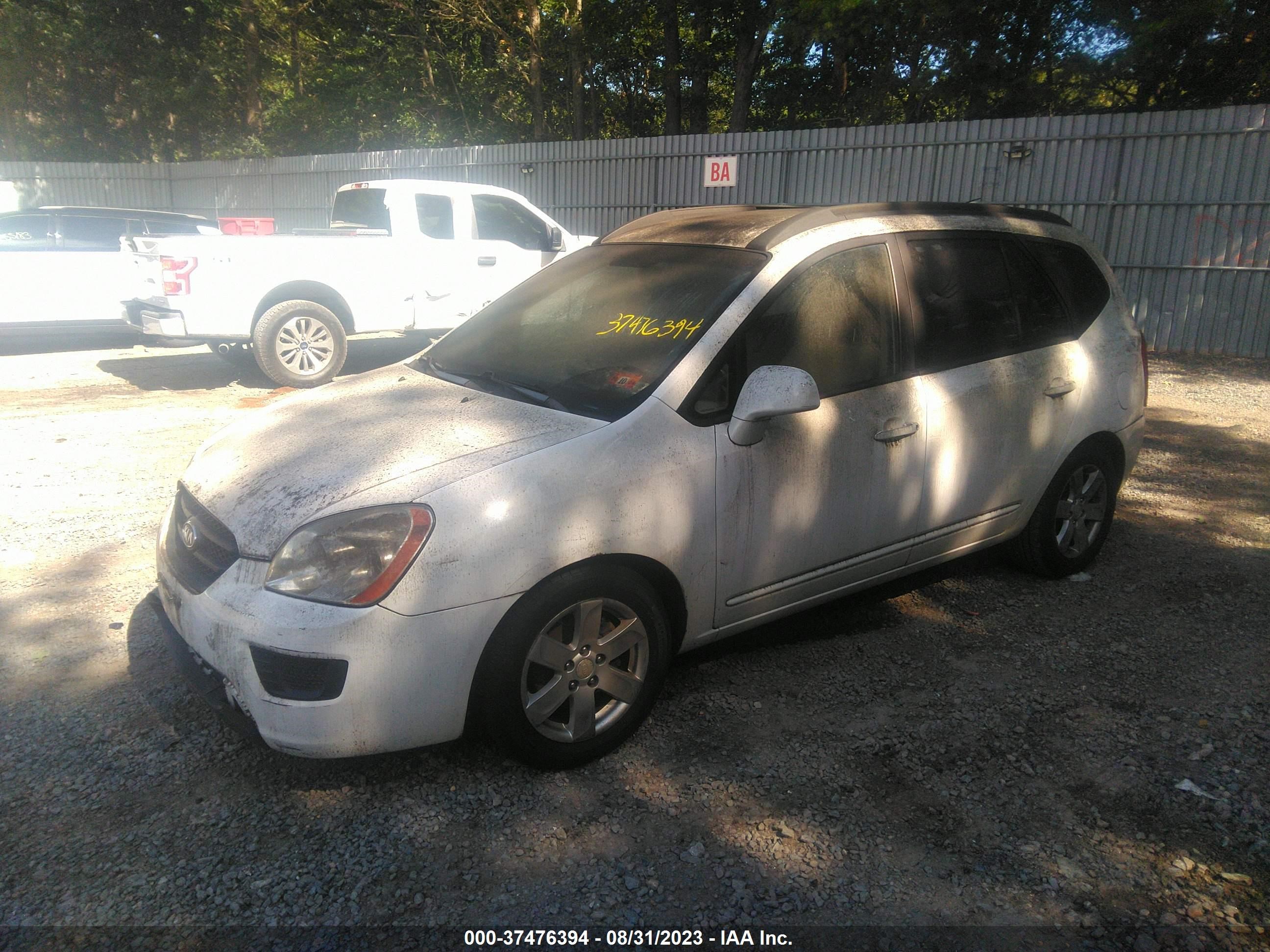 Photo 2 VIN: KNAFG526487174562 - KIA RONDO 