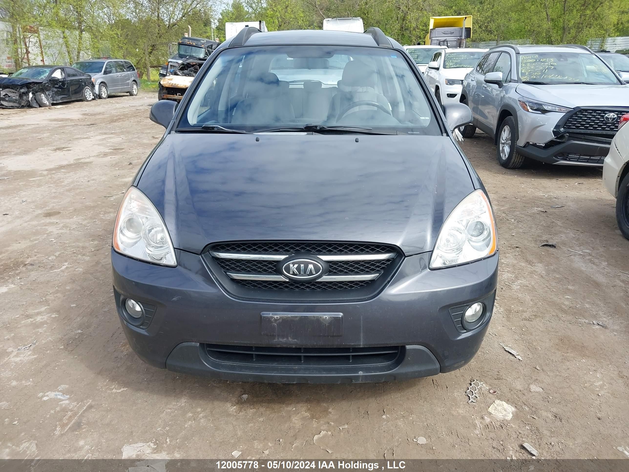 Photo 11 VIN: KNAFG526487208211 - KIA RONDO 