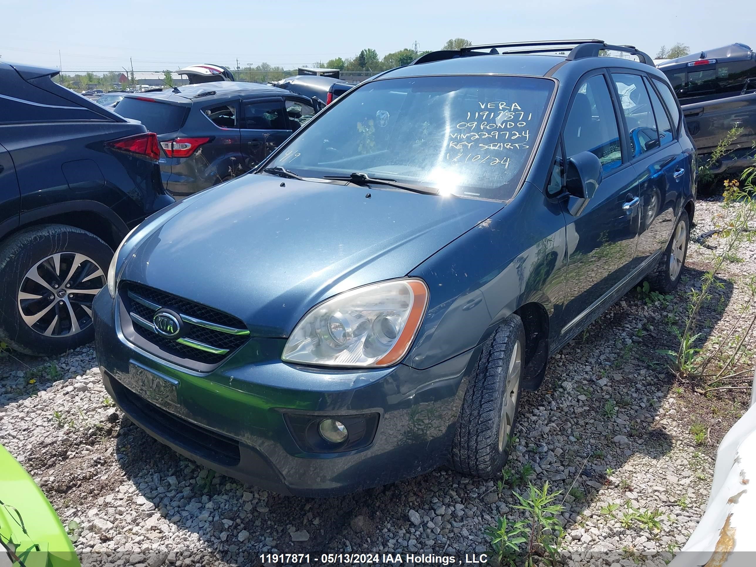 Photo 1 VIN: KNAFG526497229724 - KIA RONDO 