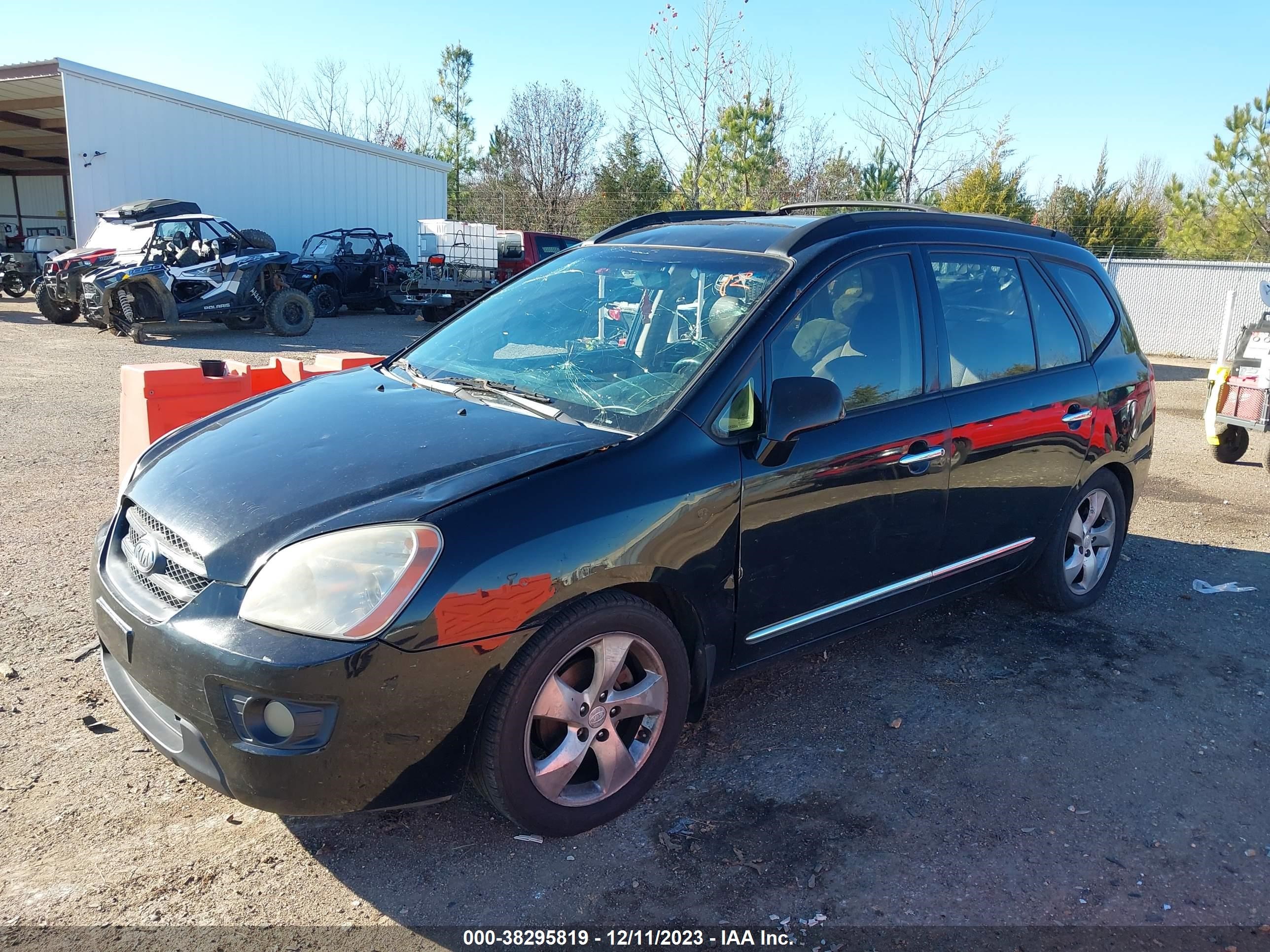 Photo 1 VIN: KNAFG526587173520 - KIA RONDO 