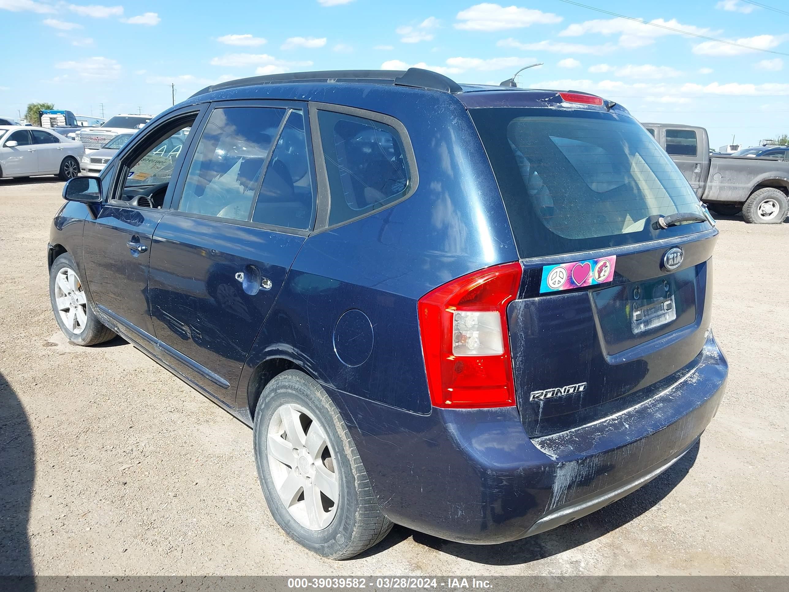 Photo 2 VIN: KNAFG526687130451 - KIA RONDO 