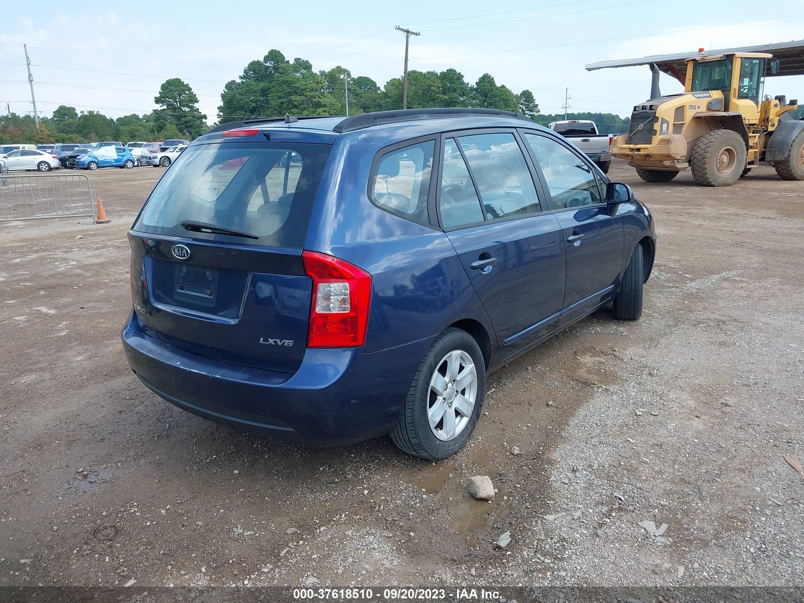 Photo 3 VIN: KNAFG526687136475 - KIA RONDO 