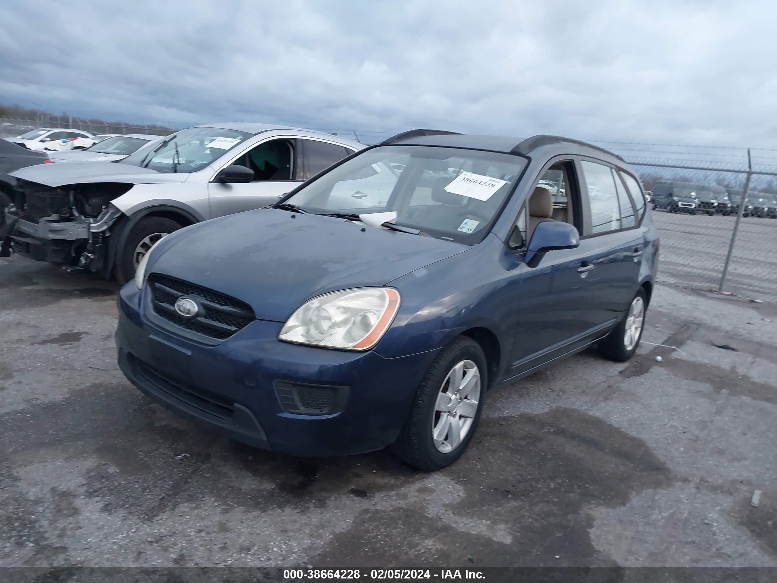 Photo 1 VIN: KNAFG526687183067 - KIA RONDO 