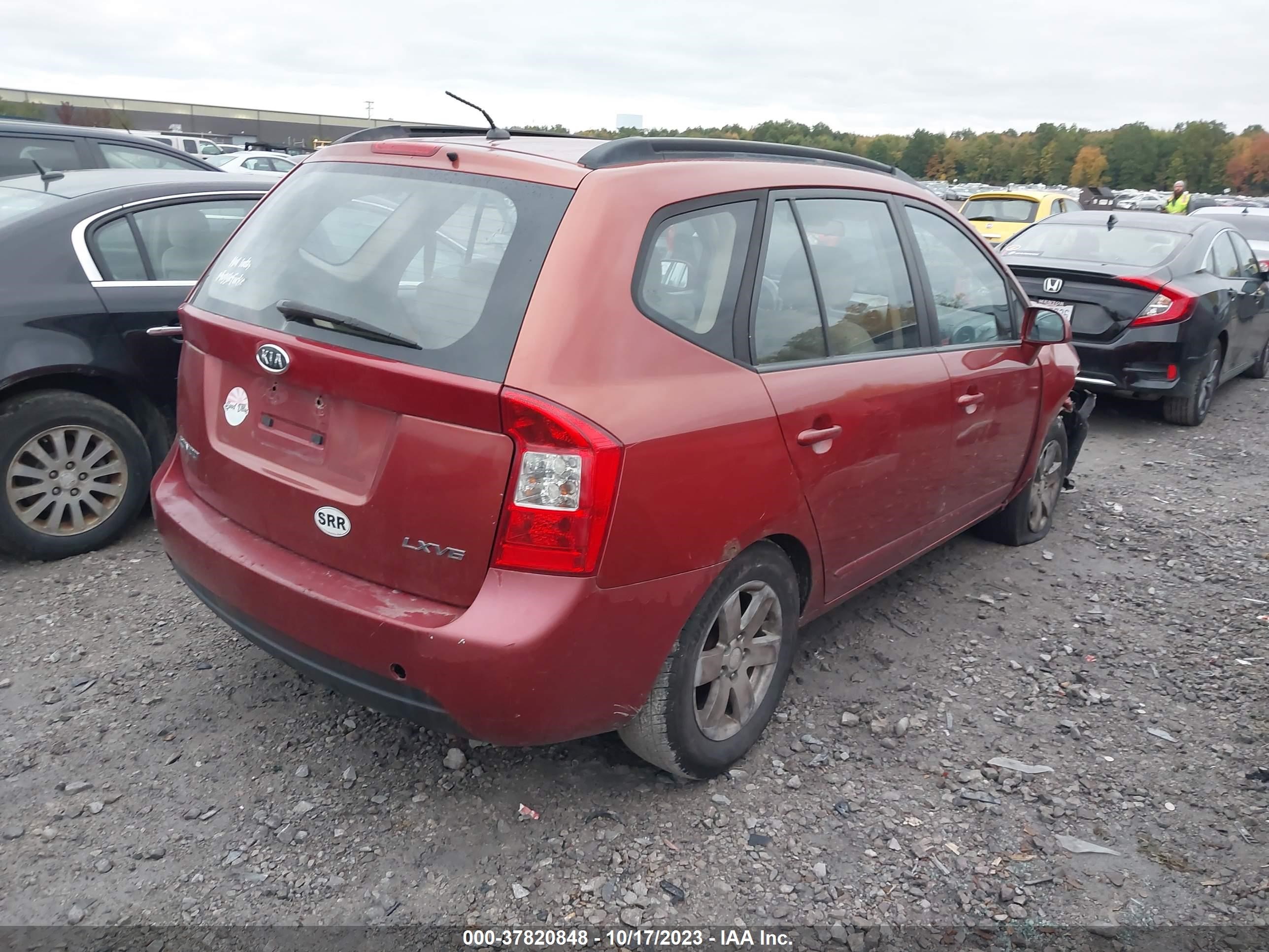 Photo 3 VIN: KNAFG526987159930 - KIA RONDO 