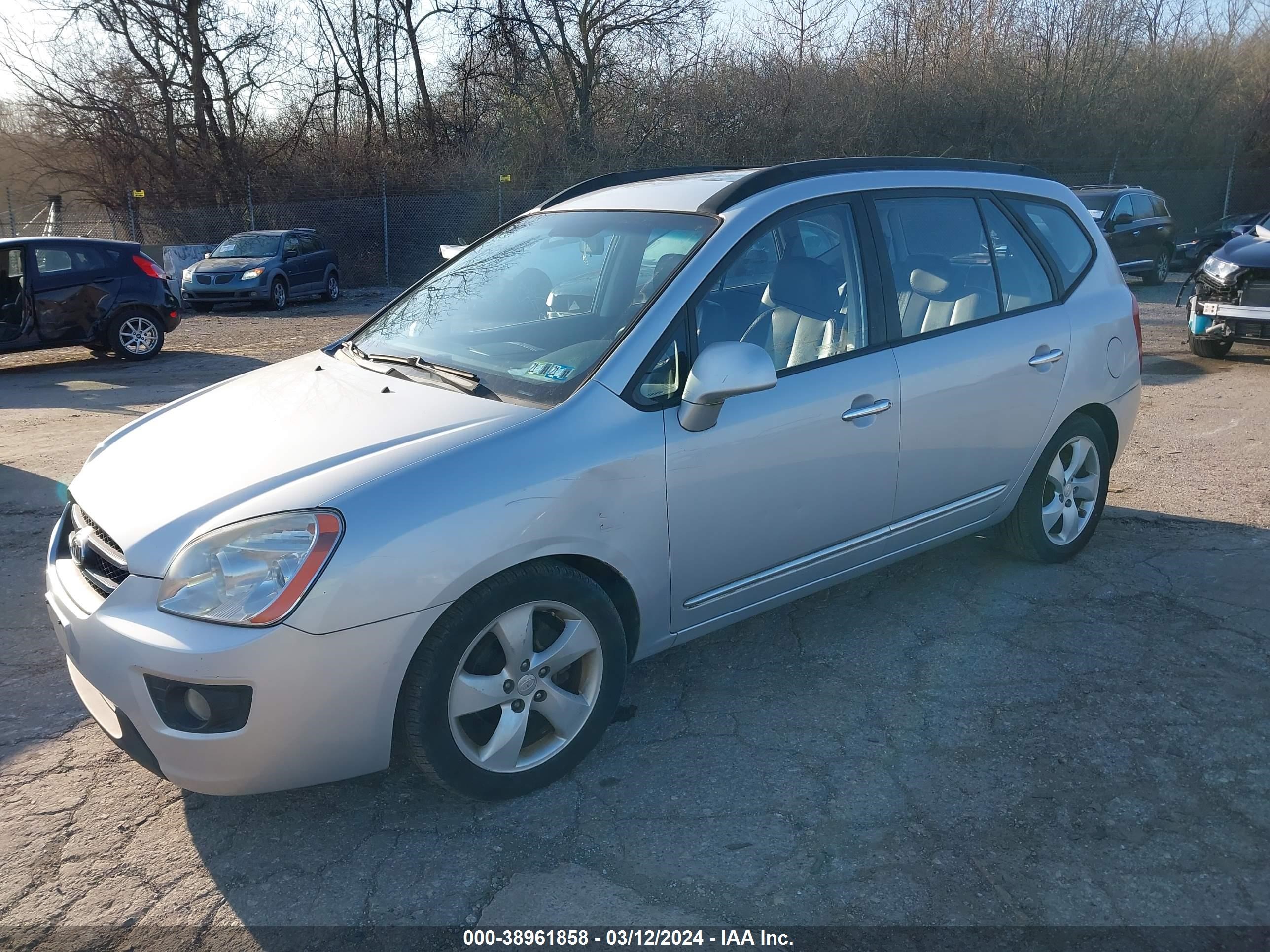 Photo 1 VIN: KNAFG526X87158530 - KIA RONDO 