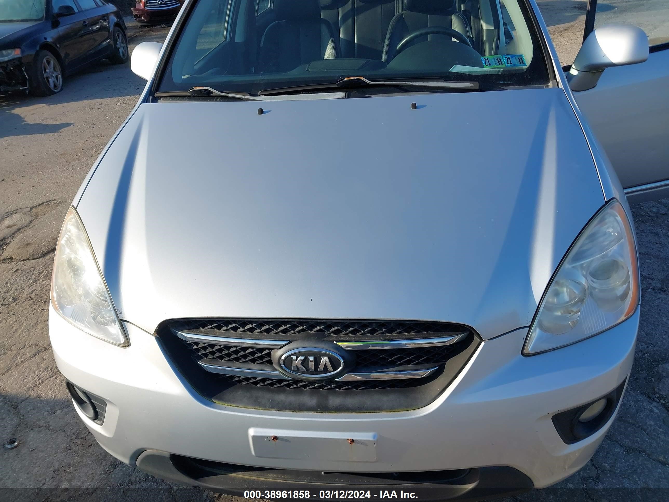 Photo 9 VIN: KNAFG526X87158530 - KIA RONDO 