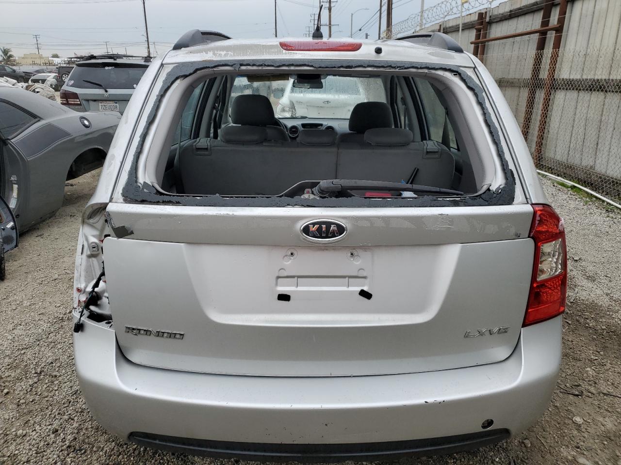 Photo 5 VIN: KNAFG526X87160181 - KIA RONDO 