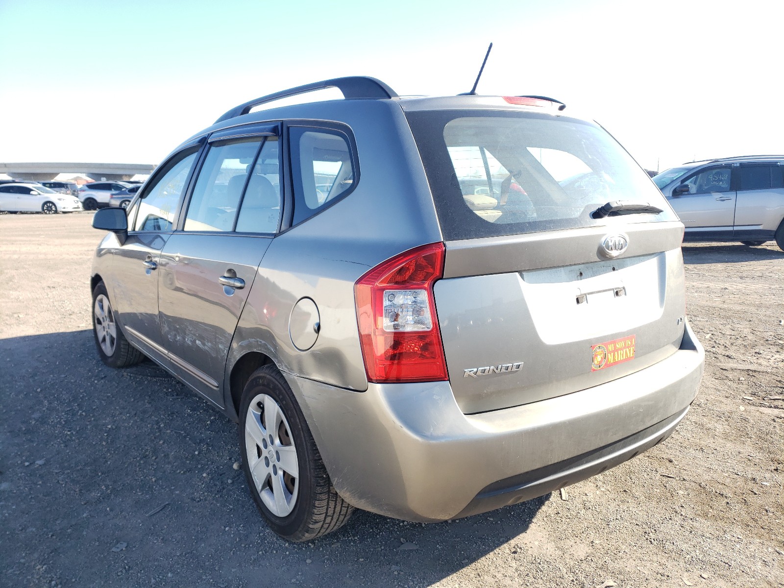 Photo 2 VIN: KNAFG528297248886 - KIA RONDO BASE 