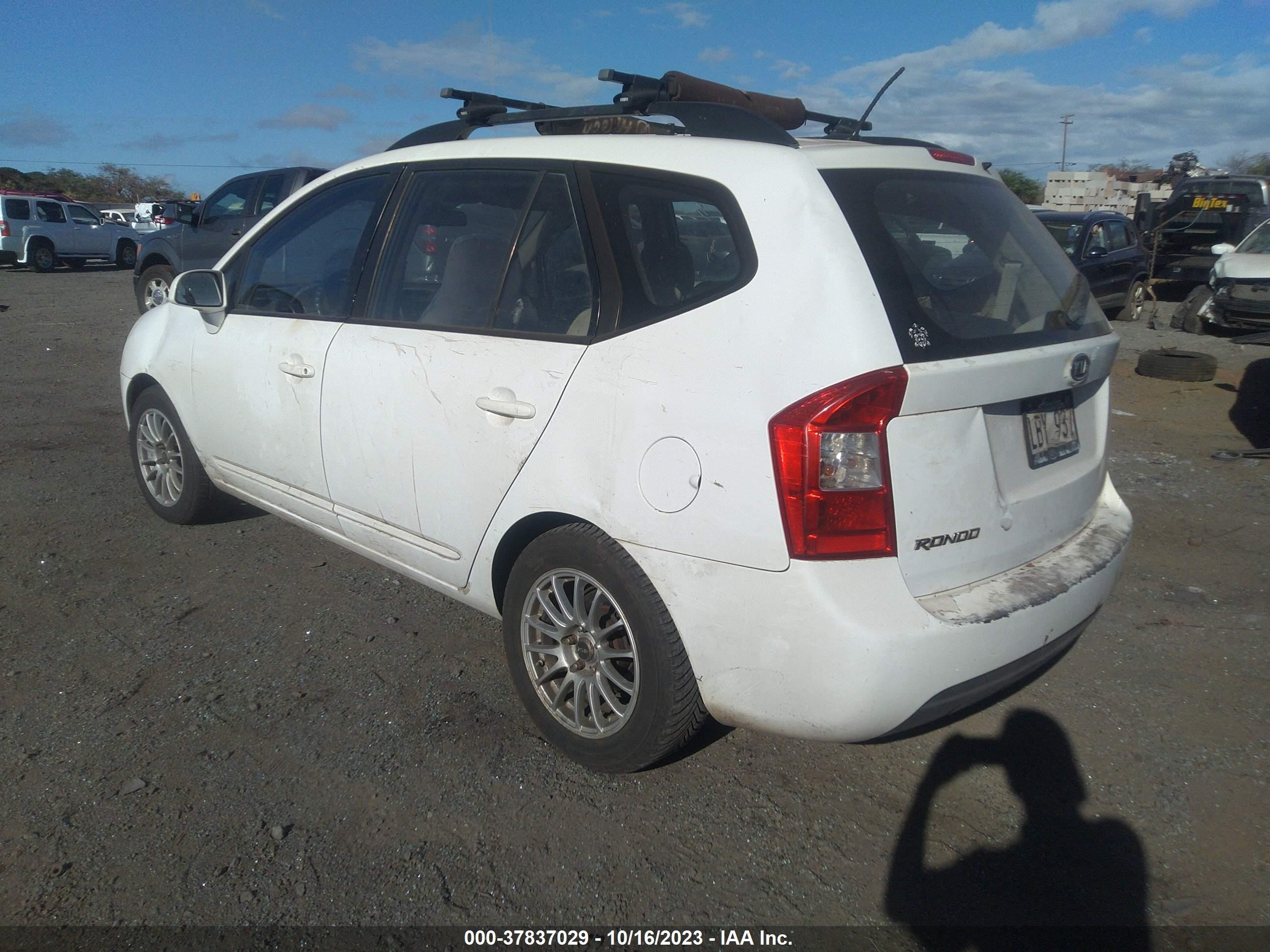 Photo 2 VIN: KNAFG528497269223 - KIA RONDO 