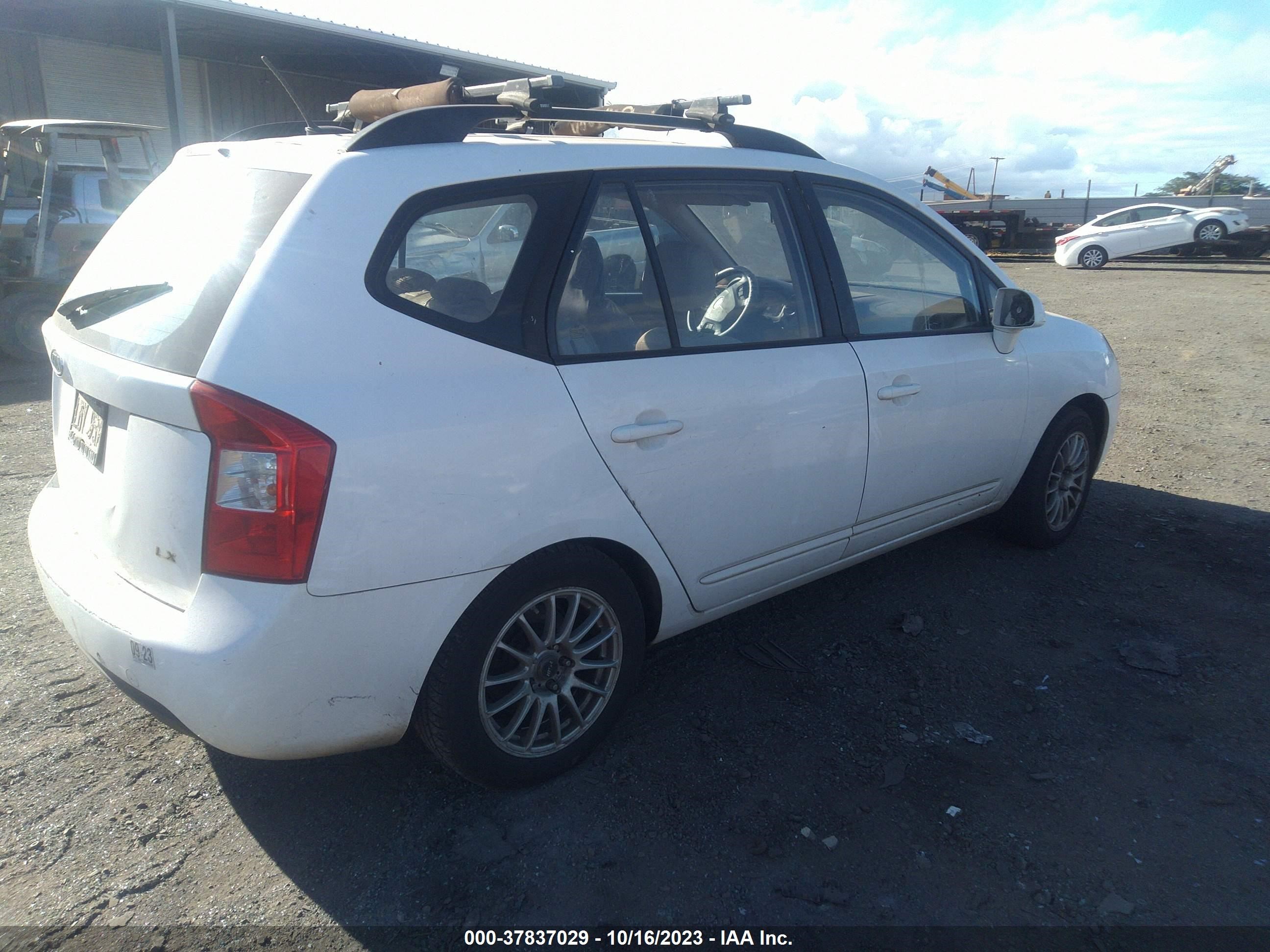 Photo 3 VIN: KNAFG528497269223 - KIA RONDO 