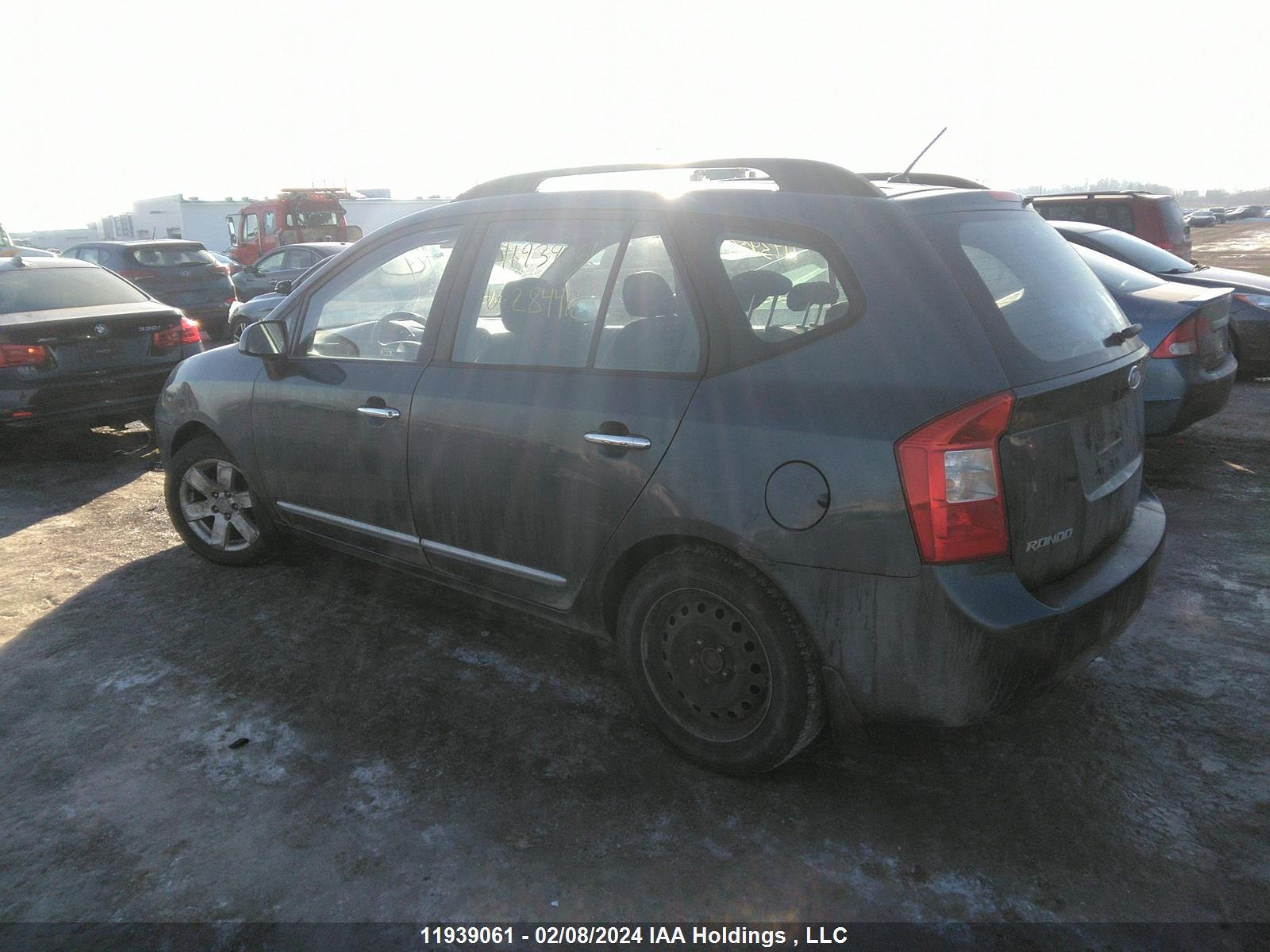 Photo 2 VIN: KNAFG528597284412 - KIA RONDO 