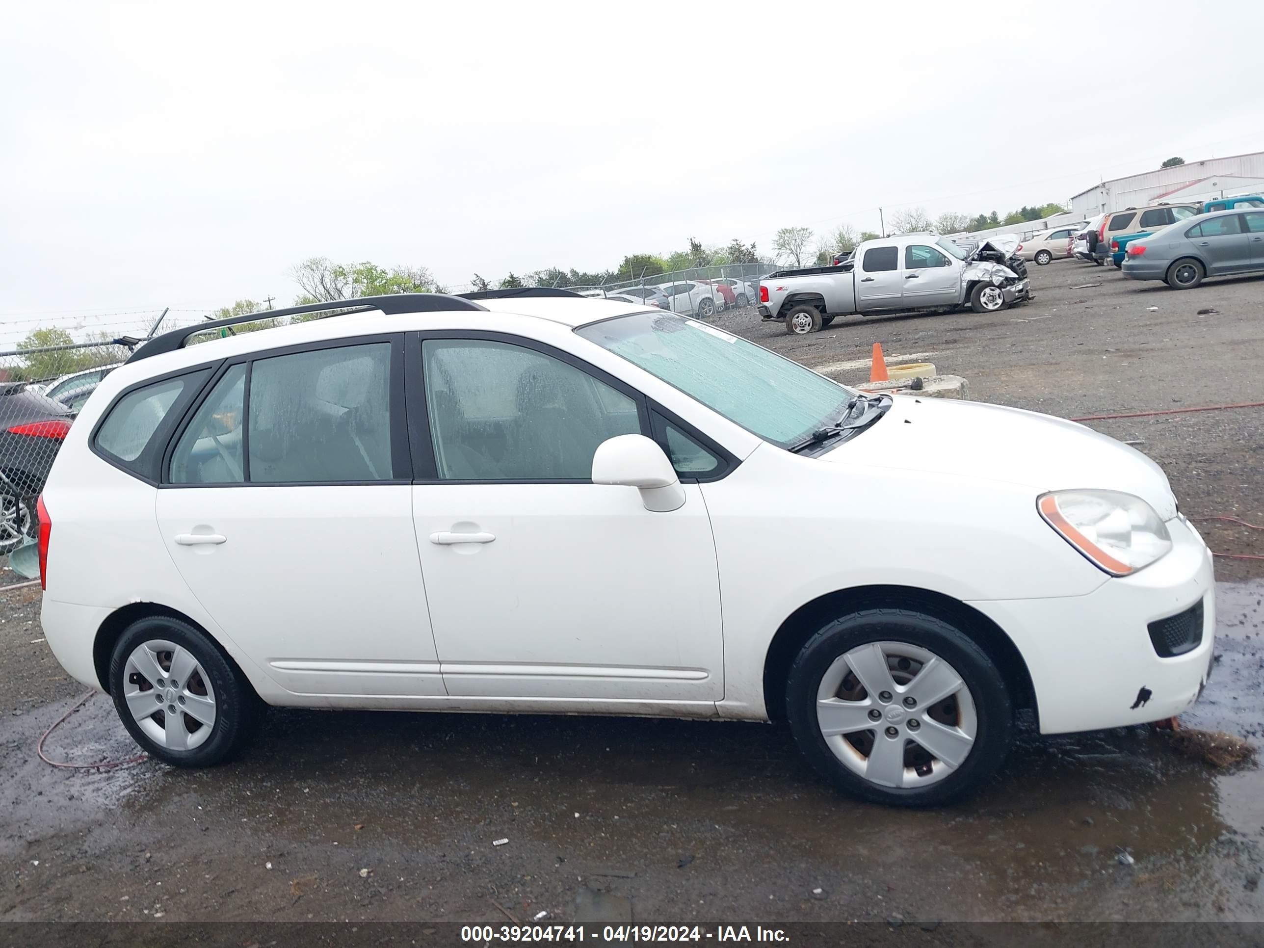 Photo 12 VIN: KNAFG528697237941 - KIA RONDO 