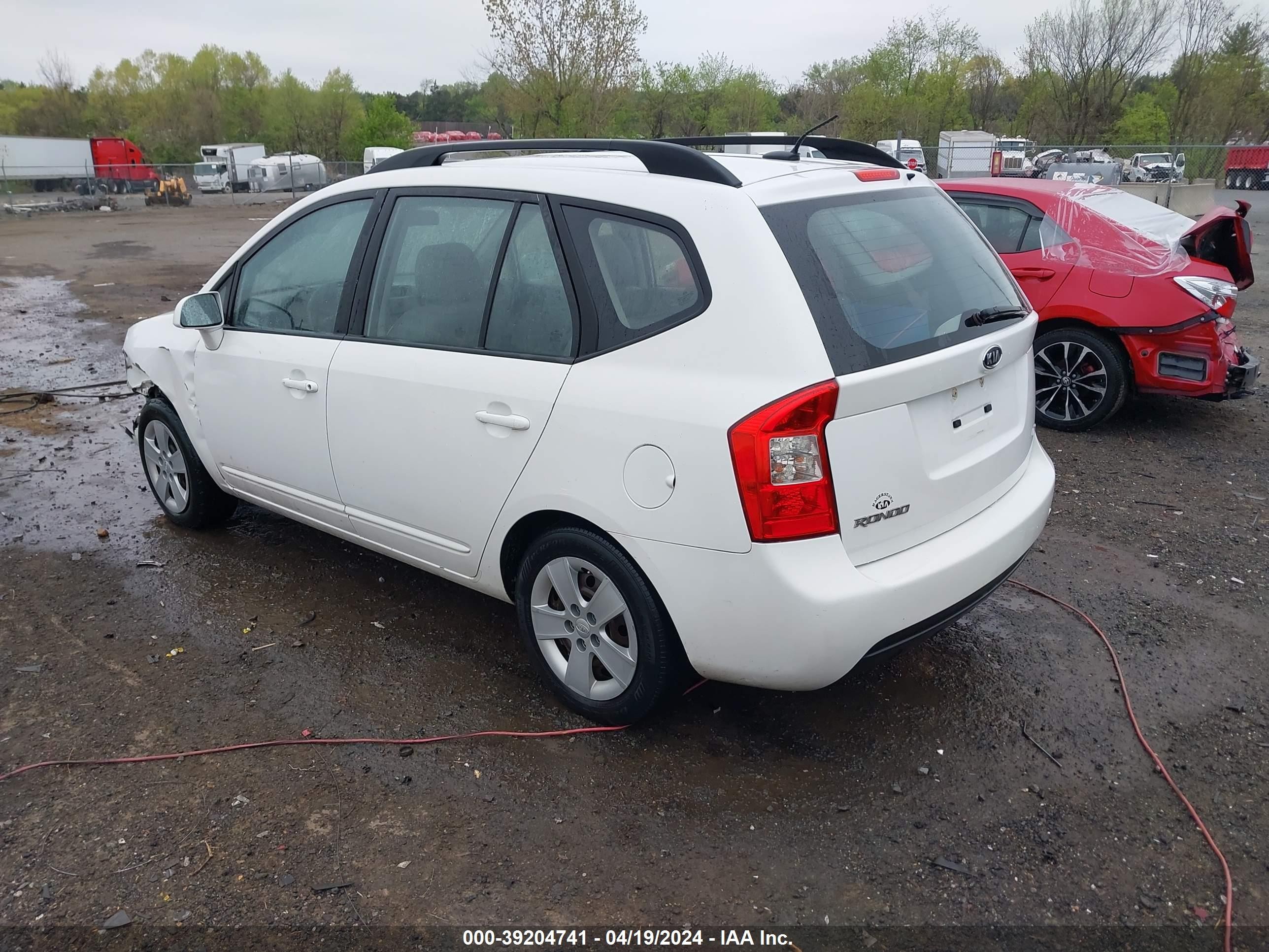 Photo 2 VIN: KNAFG528697237941 - KIA RONDO 