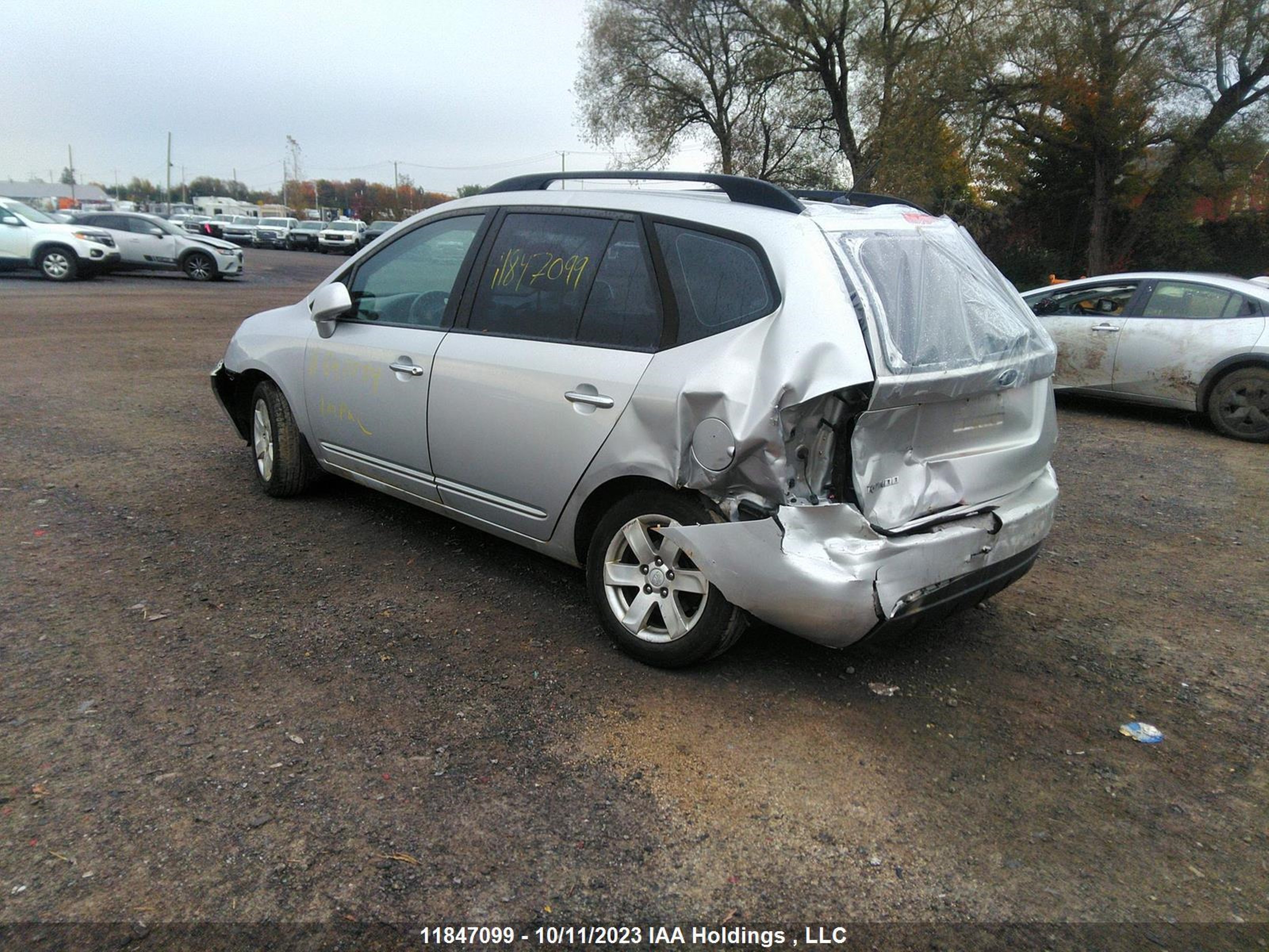 Photo 2 VIN: KNAFG528697281342 - KIA RONDO 