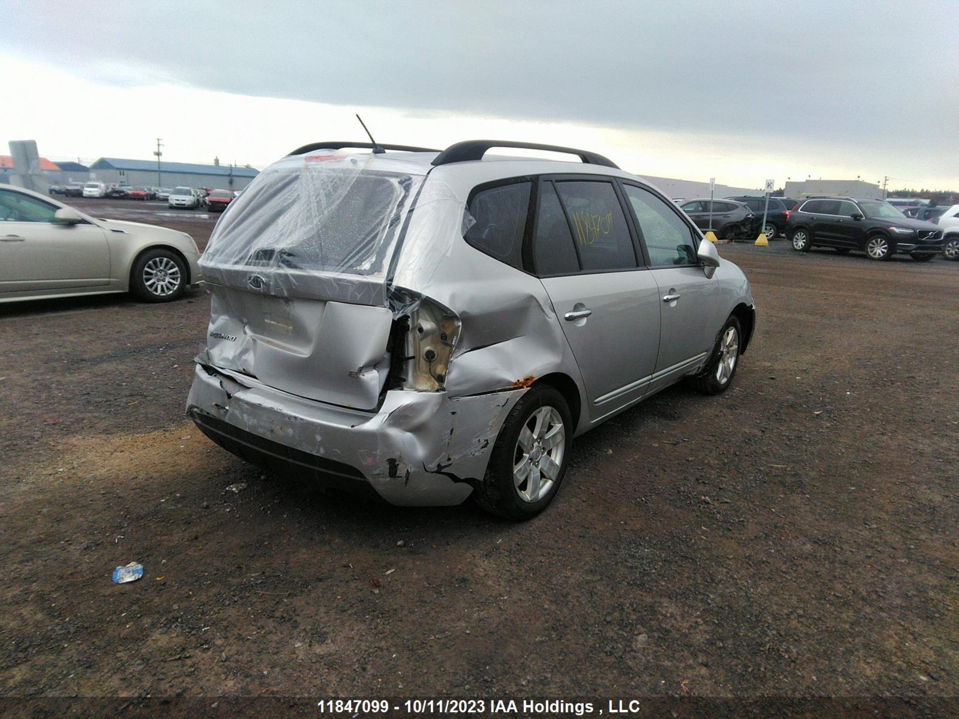 Photo 3 VIN: KNAFG528697281342 - KIA RONDO 