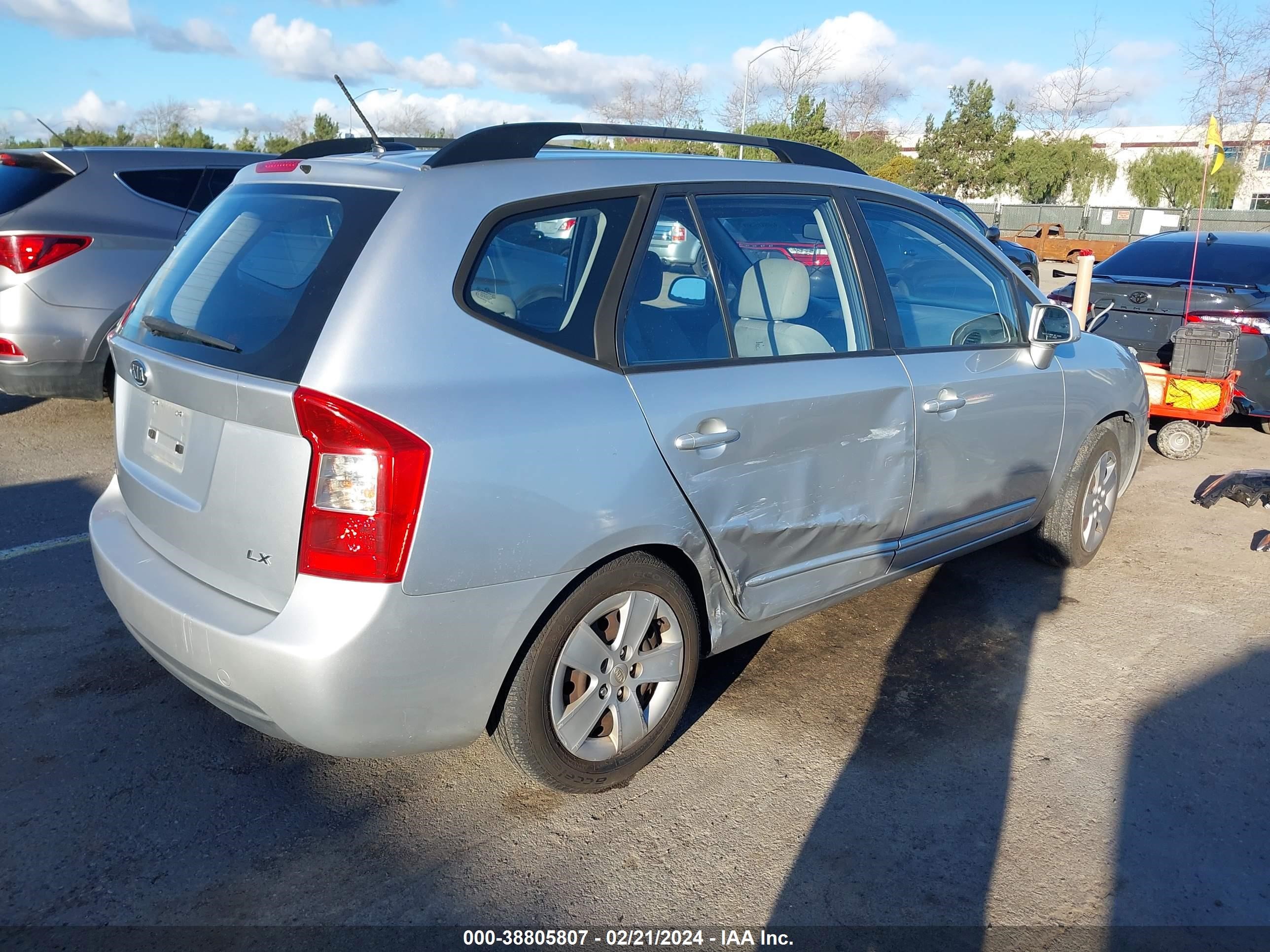 Photo 3 VIN: KNAFG528897248942 - KIA RONDO 