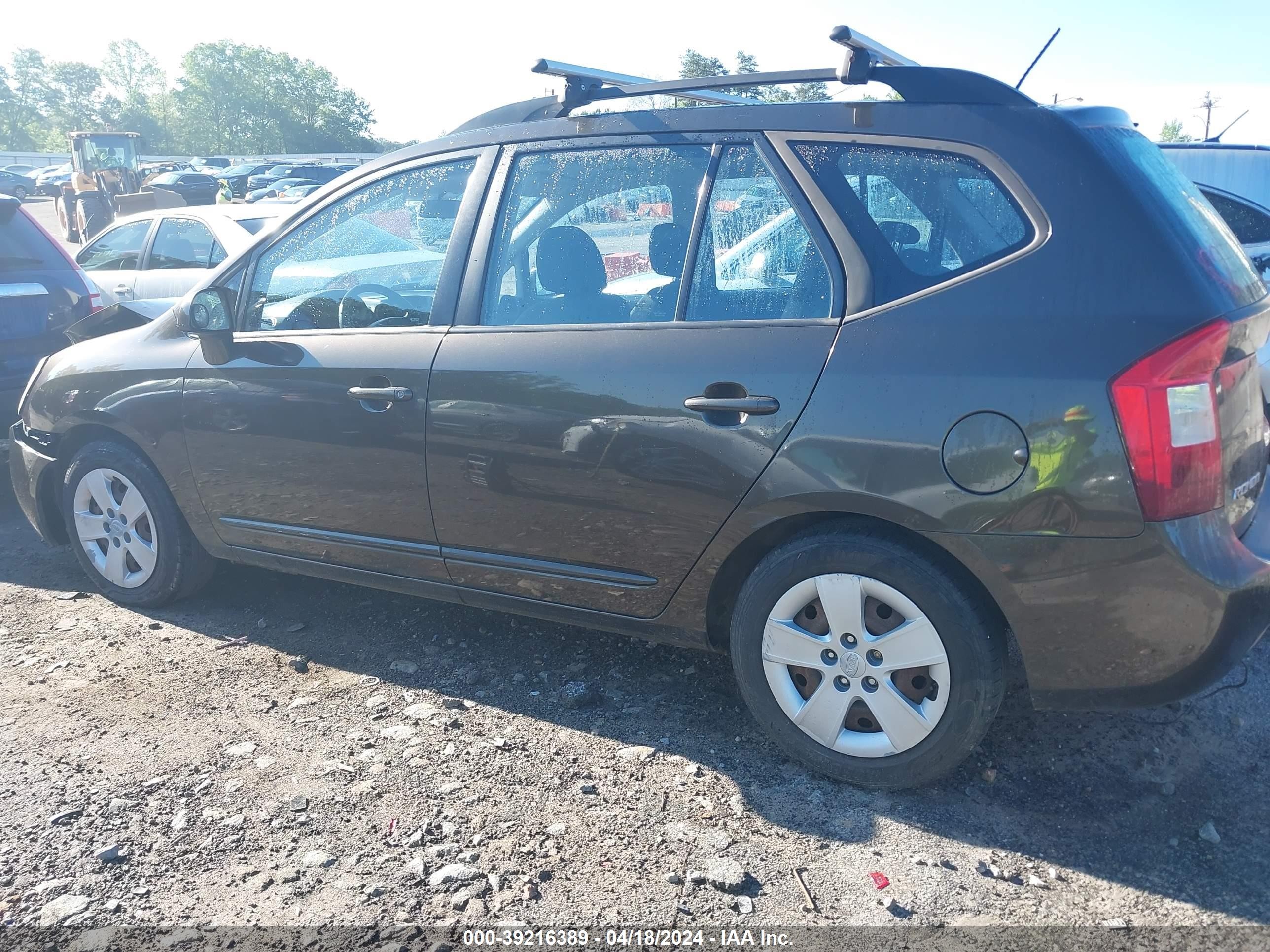 Photo 13 VIN: KNAFG528X97259988 - KIA RONDO 