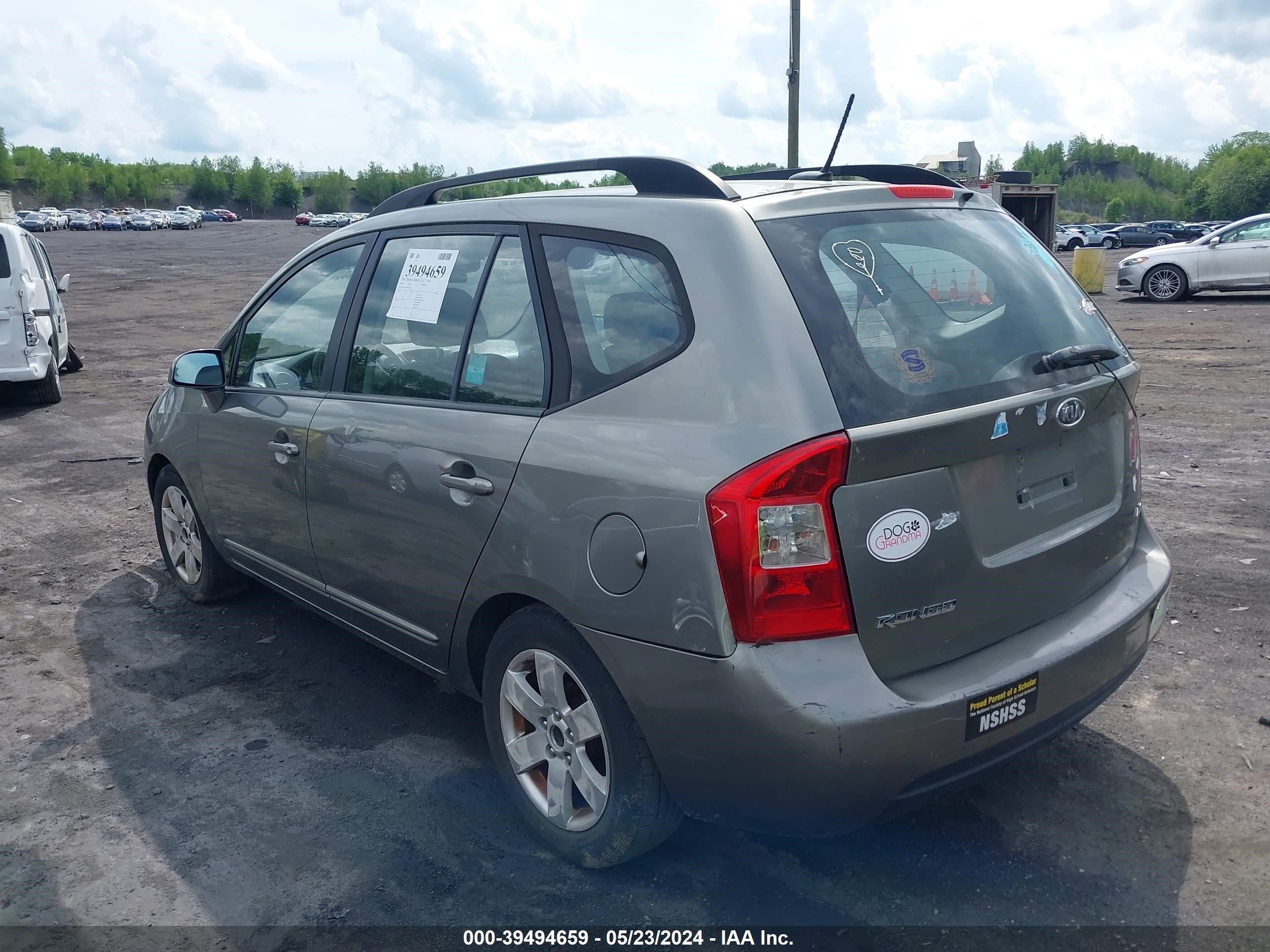 Photo 2 VIN: KNAFG529097274525 - KIA RONDO 