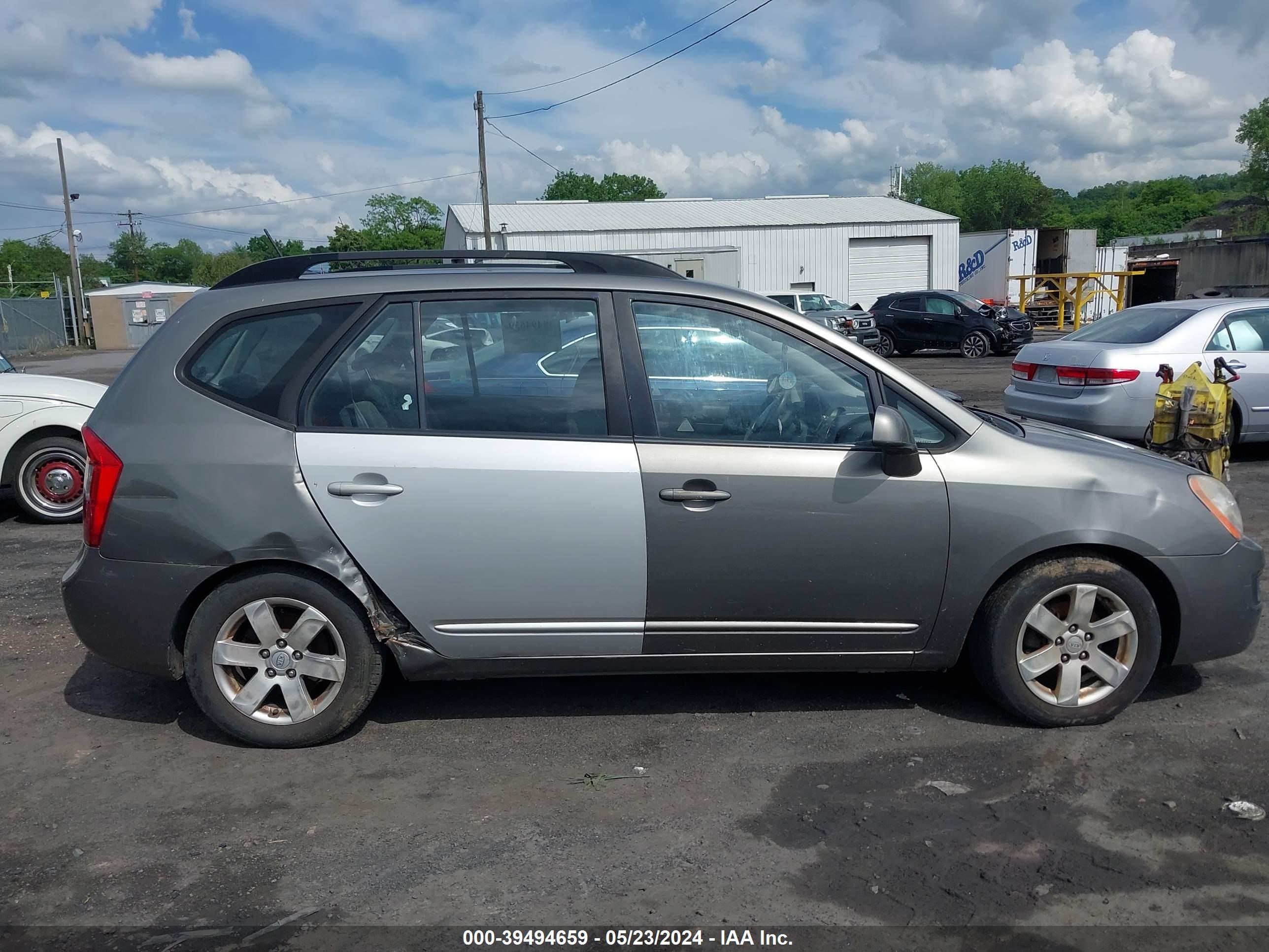 Photo 5 VIN: KNAFG529097274525 - KIA RONDO 