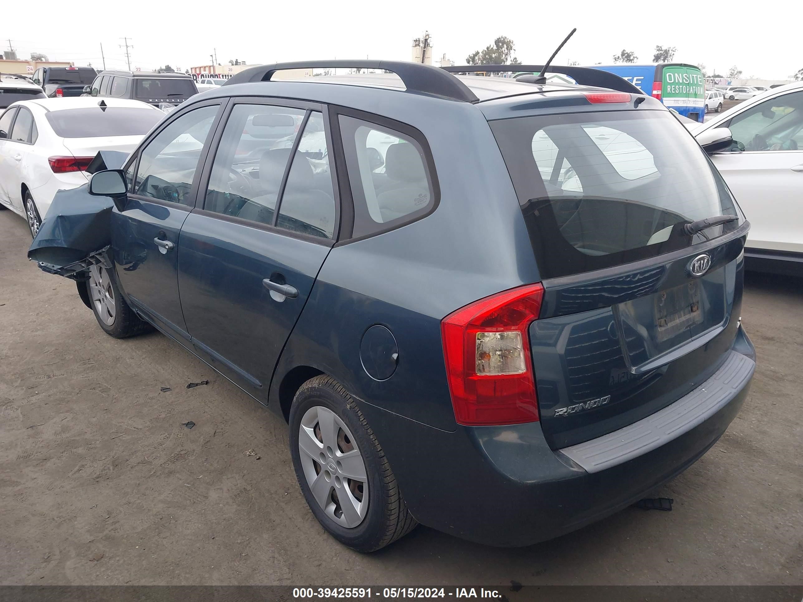 Photo 2 VIN: KNAFG529397279671 - KIA RONDO 