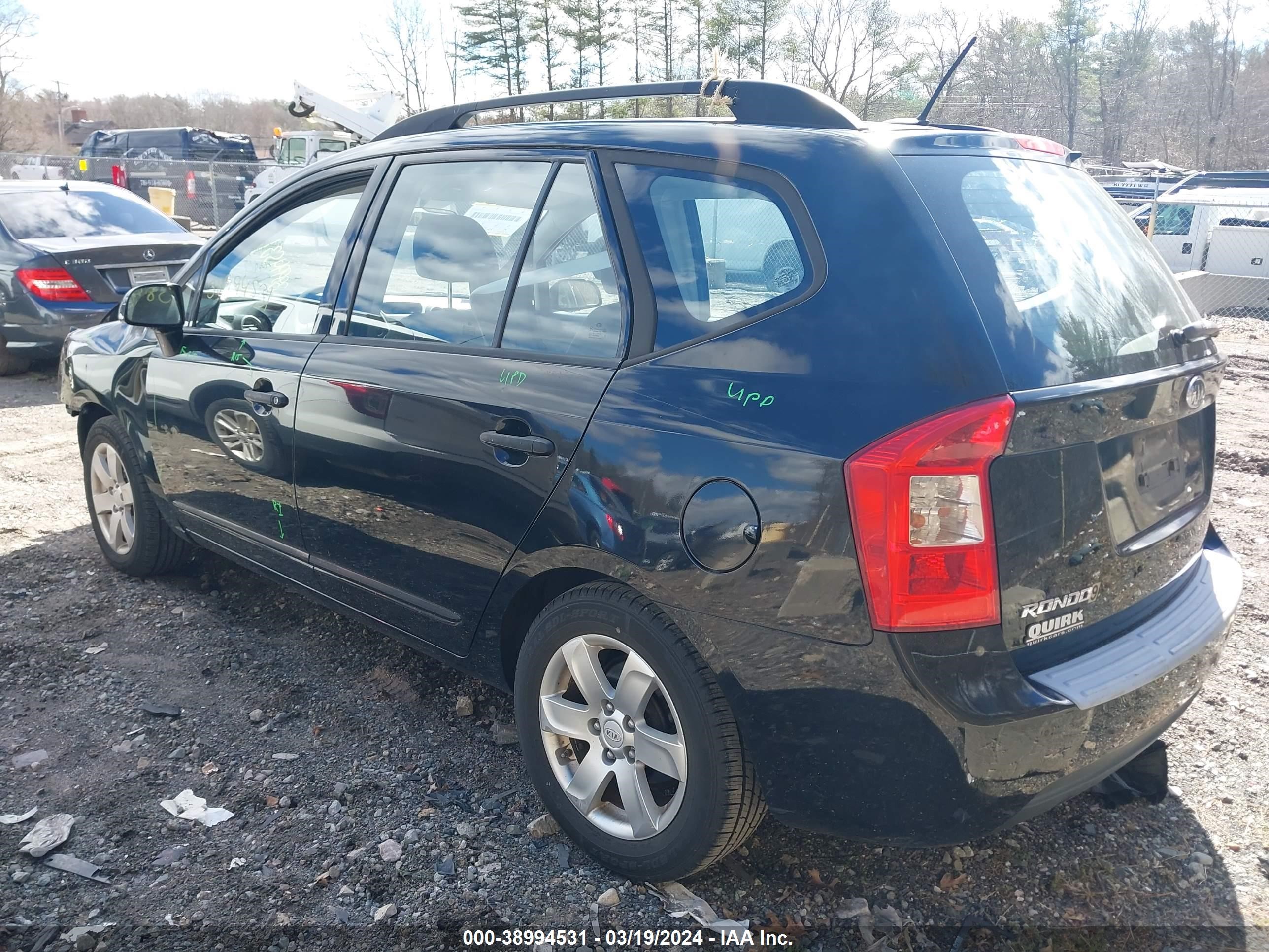 Photo 2 VIN: KNAFG529697279826 - KIA RONDO 