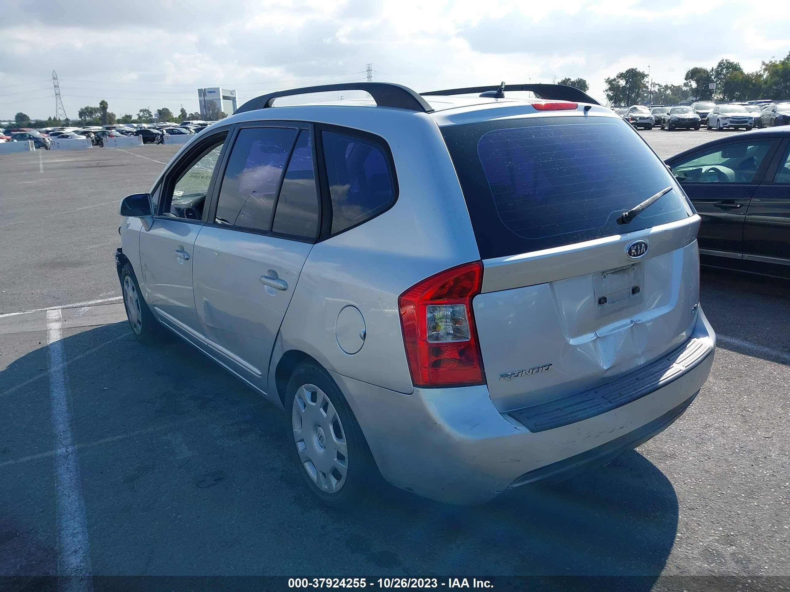 Photo 2 VIN: KNAFG529797275901 - KIA RONDO 