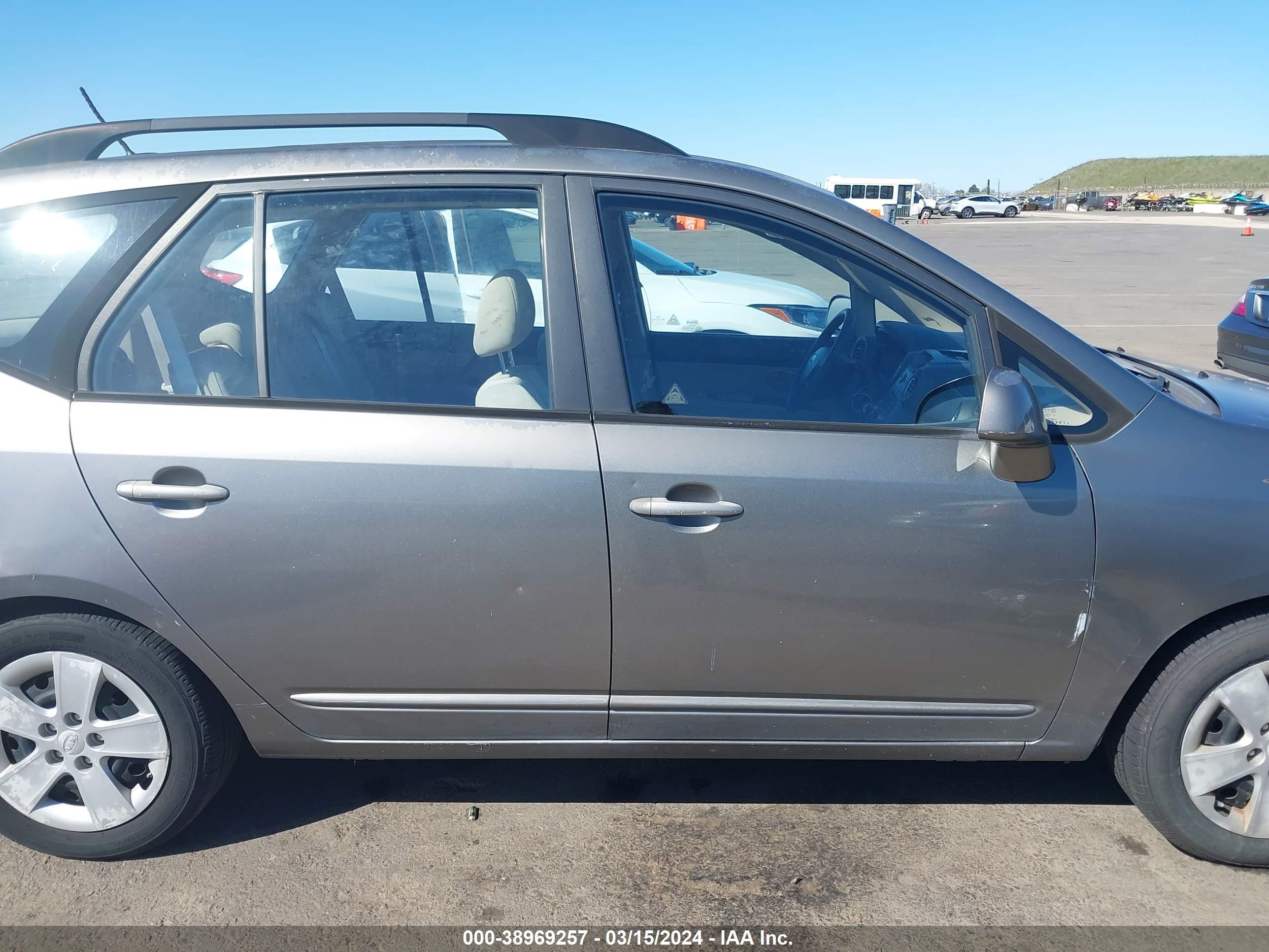 Photo 12 VIN: KNAFG529997274510 - KIA RONDO 