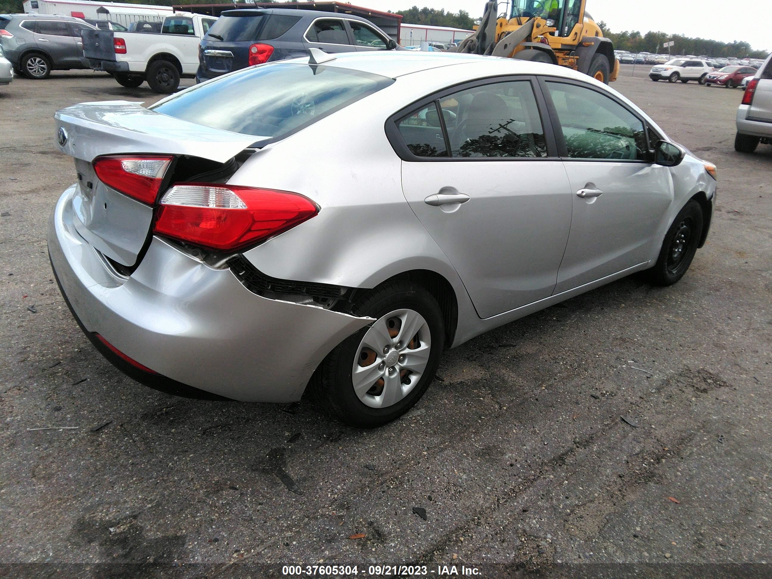 Photo 3 VIN: KNAFK4A60E5066747 - KIA FORTE 