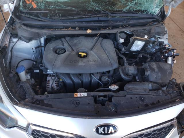 Photo 6 VIN: KNAFK4A60E5189464 - KIA FORTE LX 