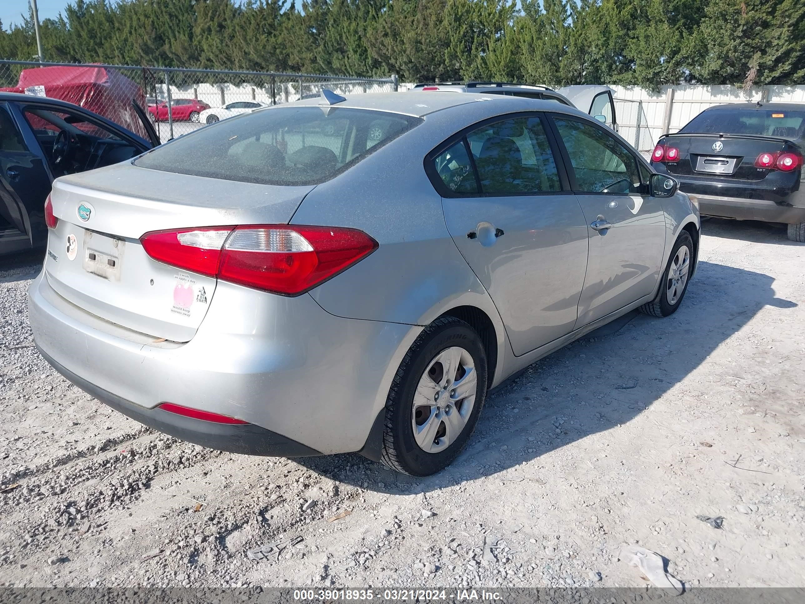 Photo 3 VIN: KNAFK4A60E5191070 - KIA FORTE 