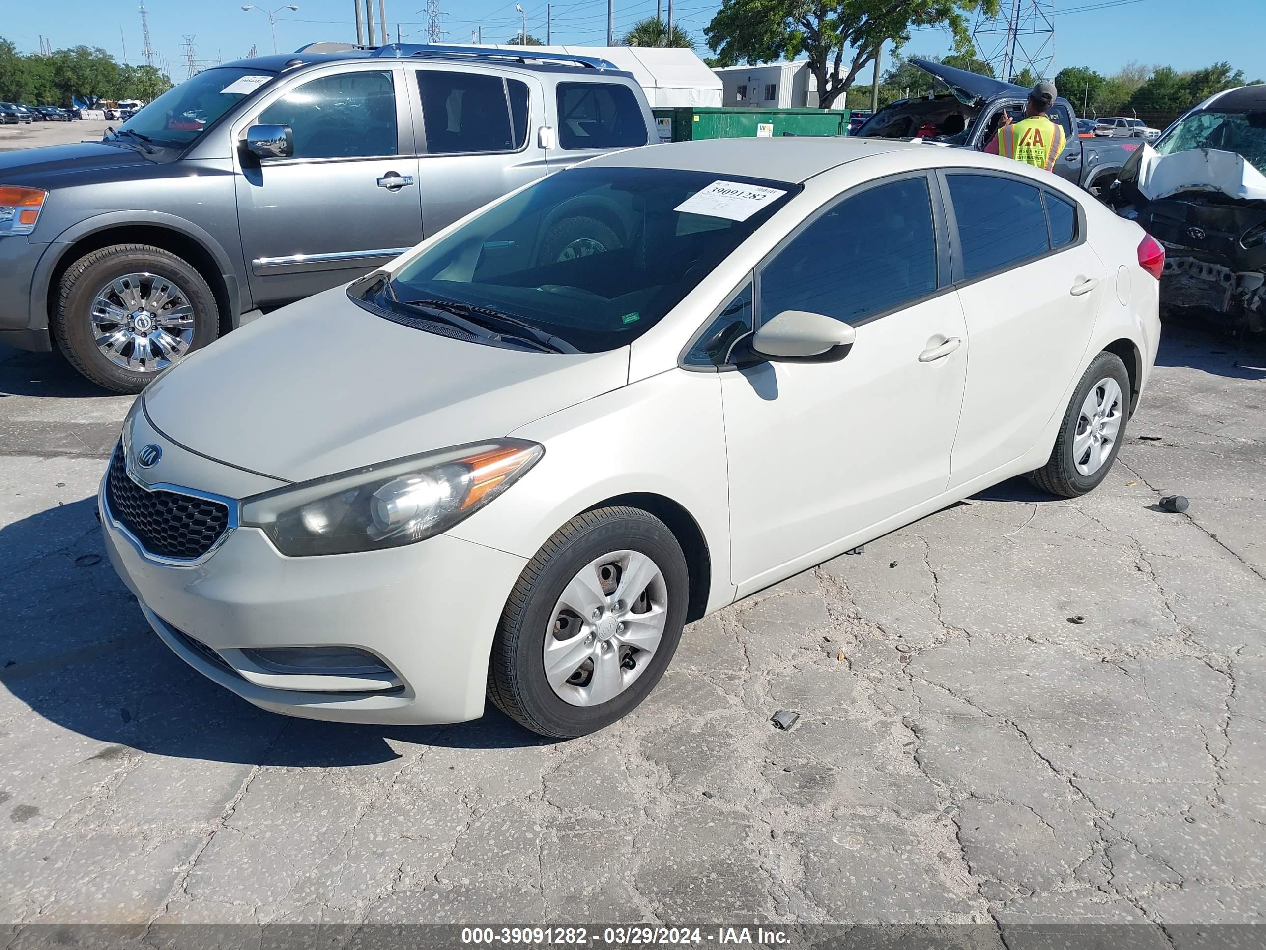 Photo 1 VIN: KNAFK4A60E5215559 - KIA FORTE 