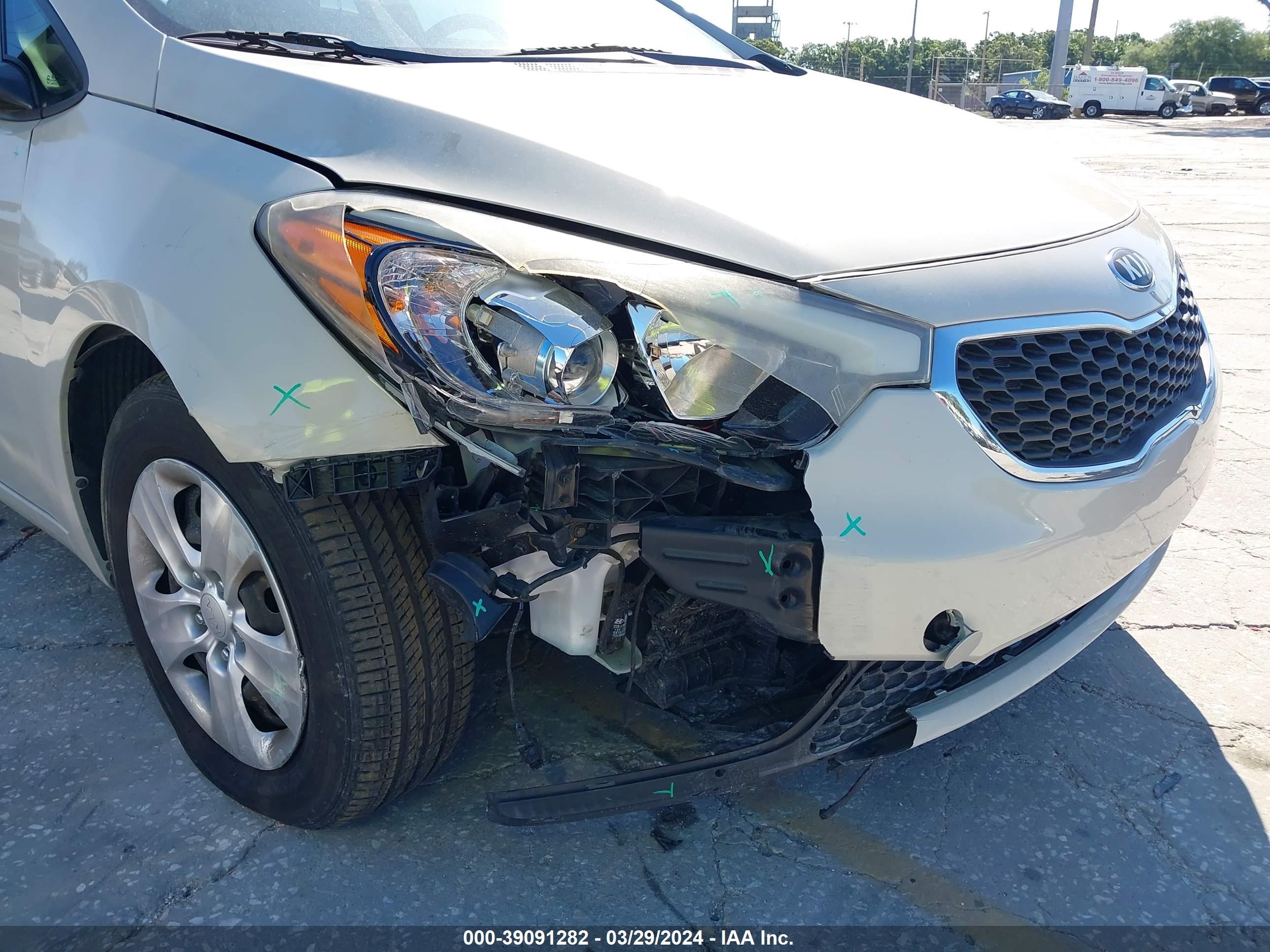 Photo 11 VIN: KNAFK4A60E5215559 - KIA FORTE 